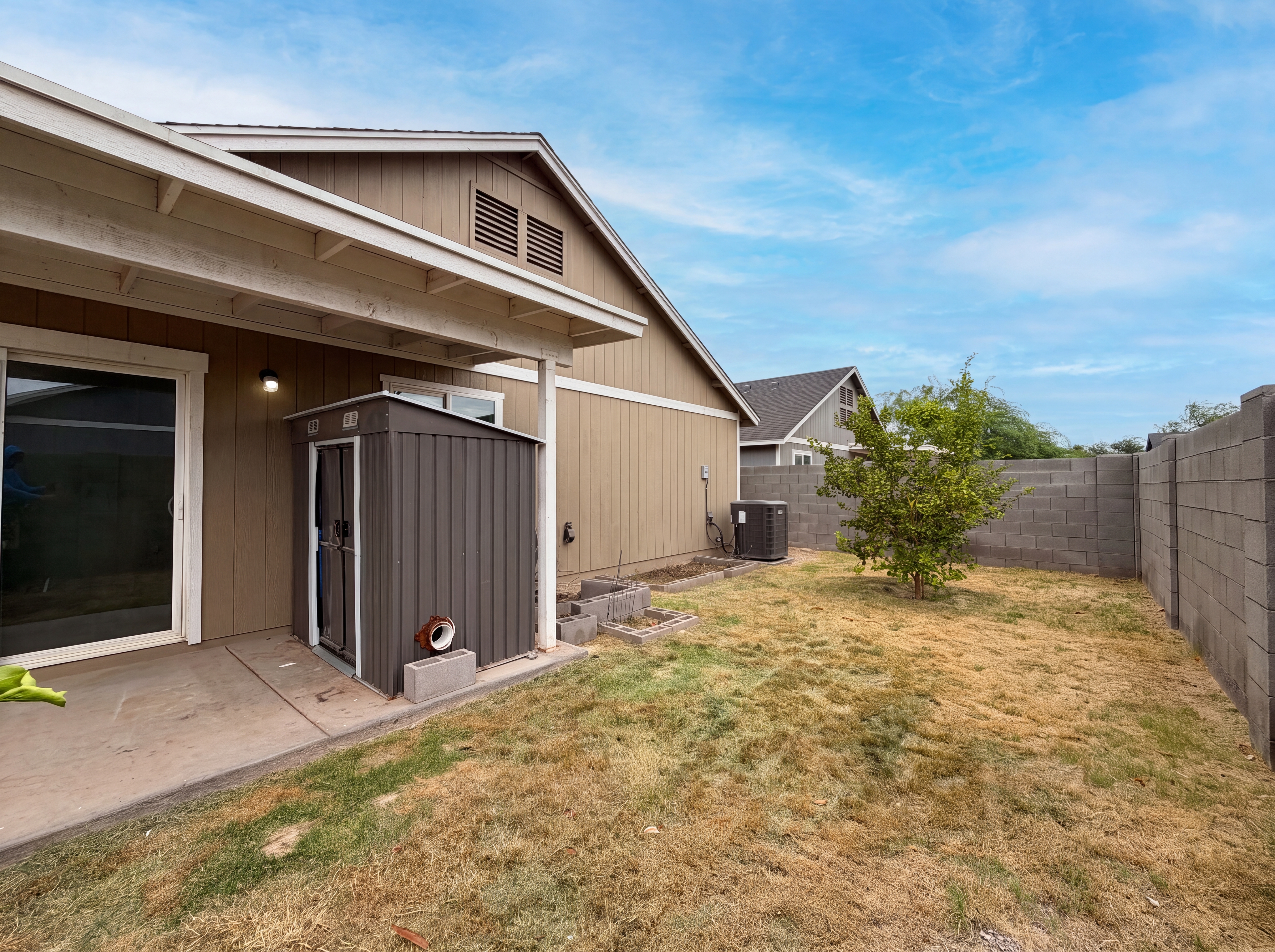 Photo 5 of 19 of 5713 S 13th Ave, Phoenix, AZ