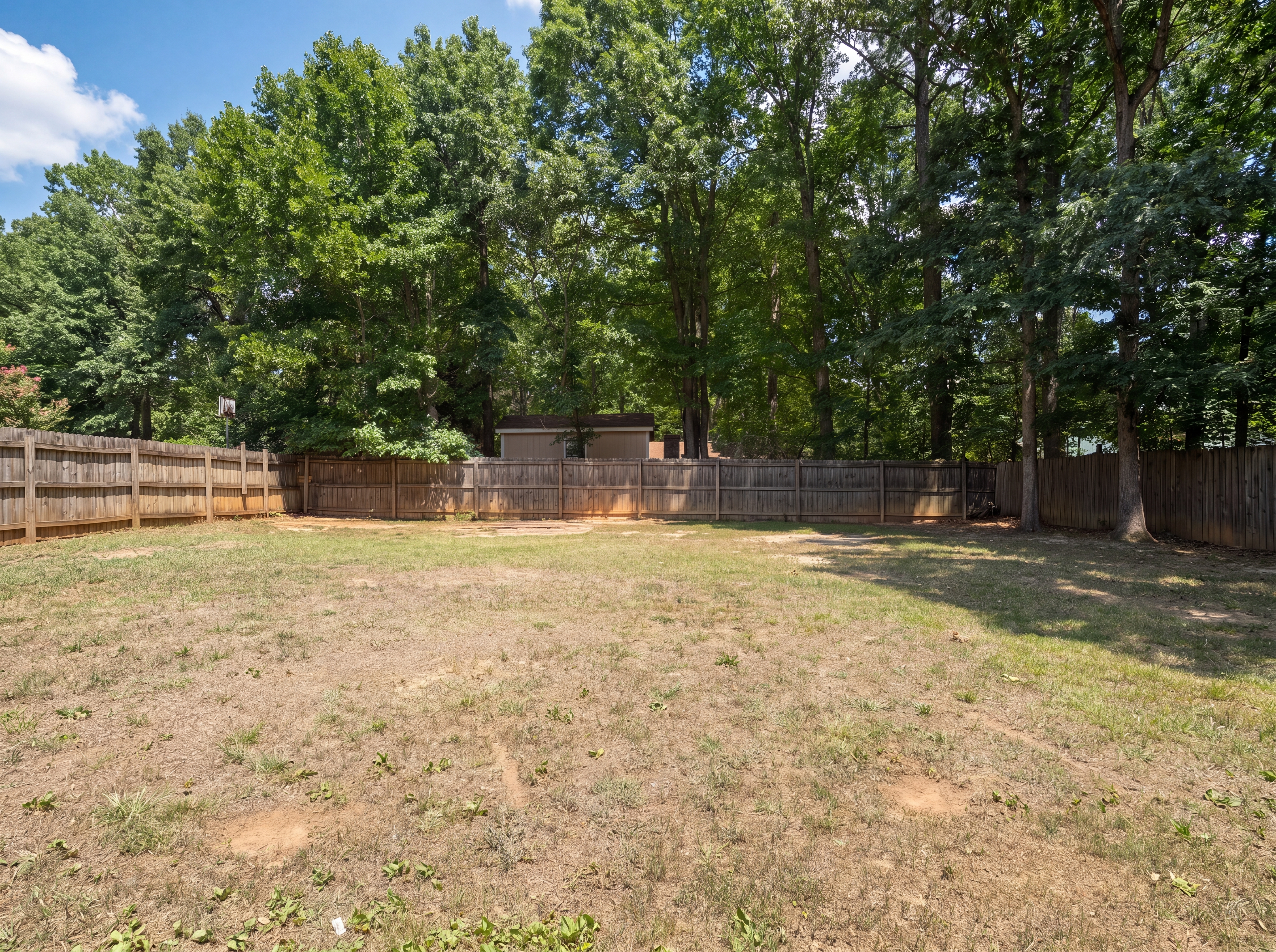 Photo 5 of 23 of 4708 Chaucer Dr, Greensboro, NC