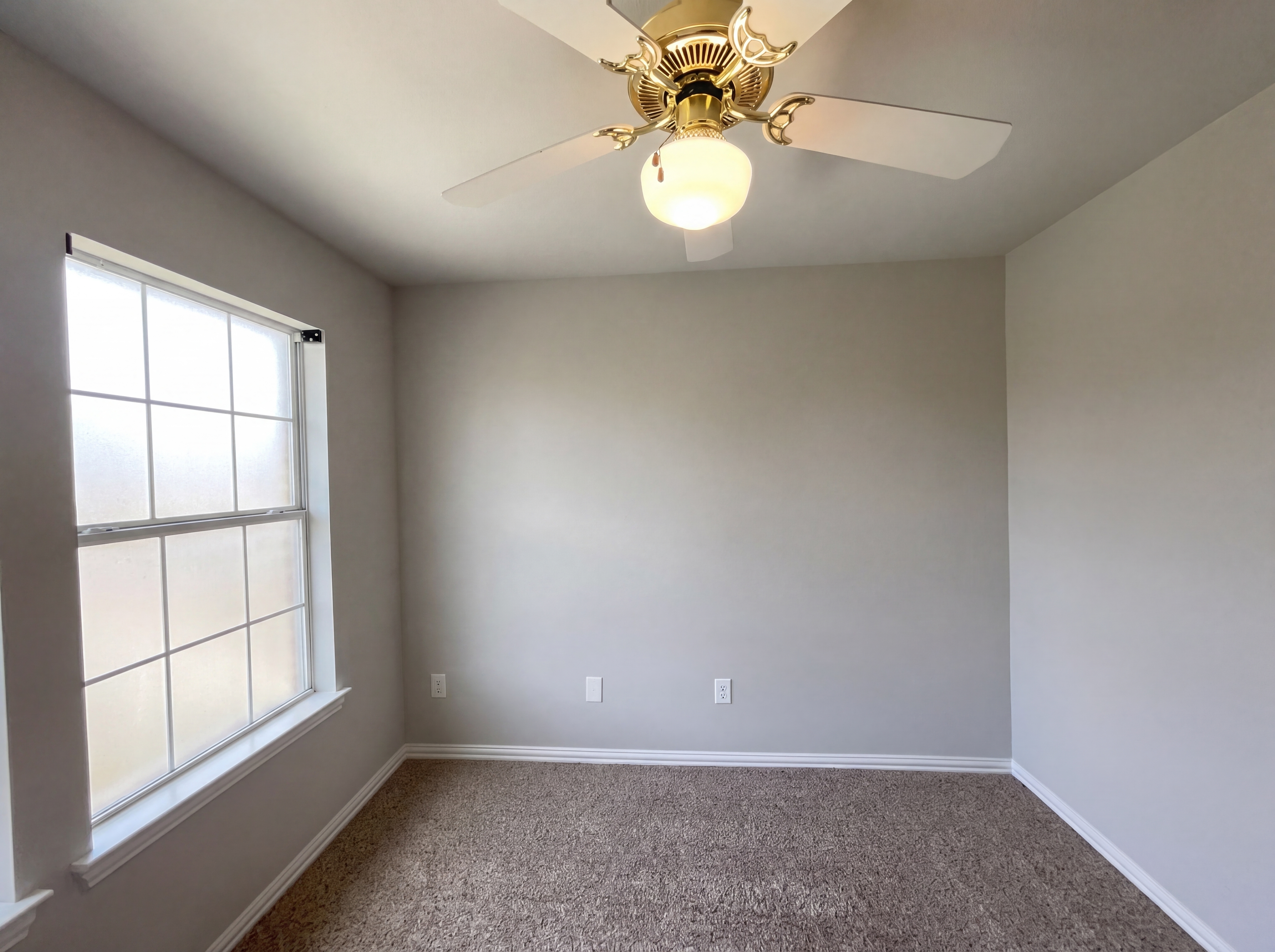 Photo 13 of 19 of 2400 Creekview Dr, Plano, TX