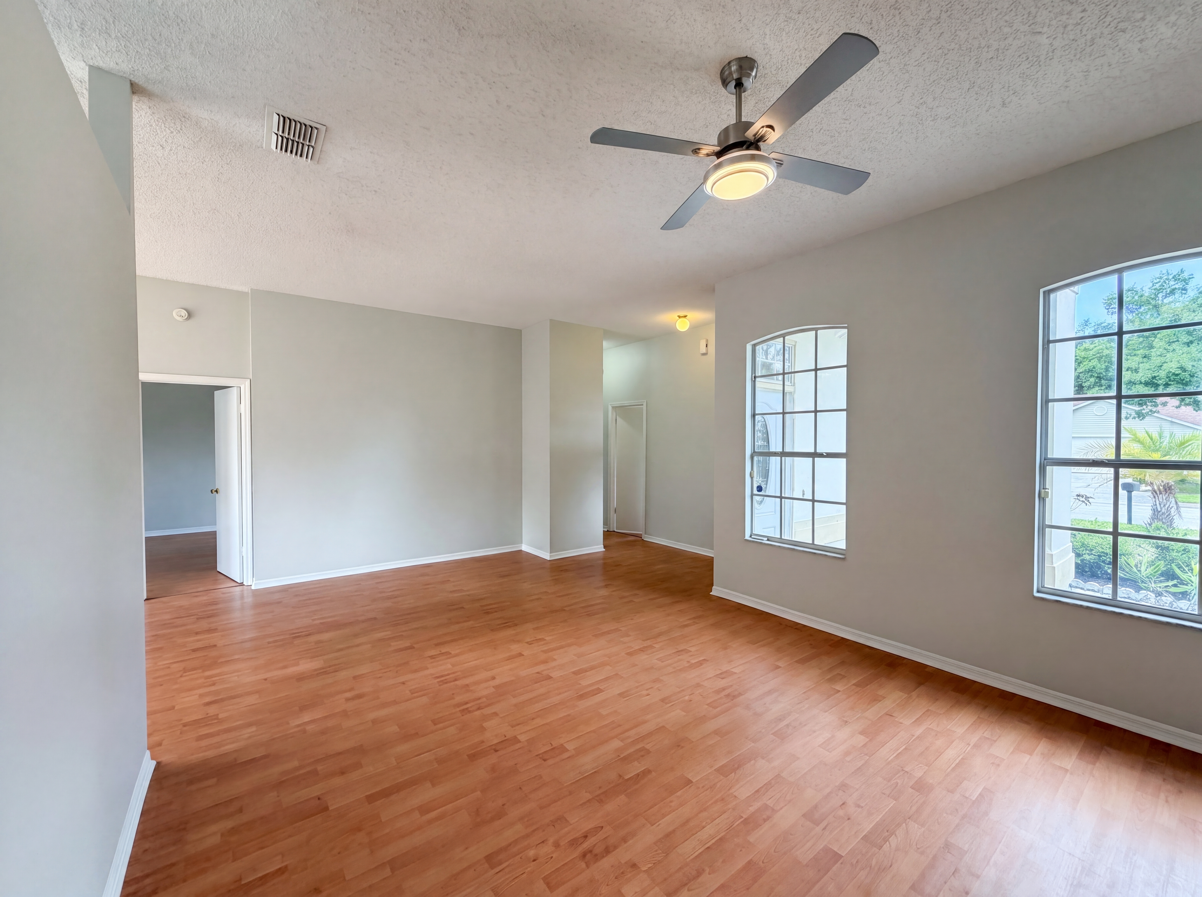 Photo 9 of 22 of 5263 Clarion Oaks Dr, Orlando, FL