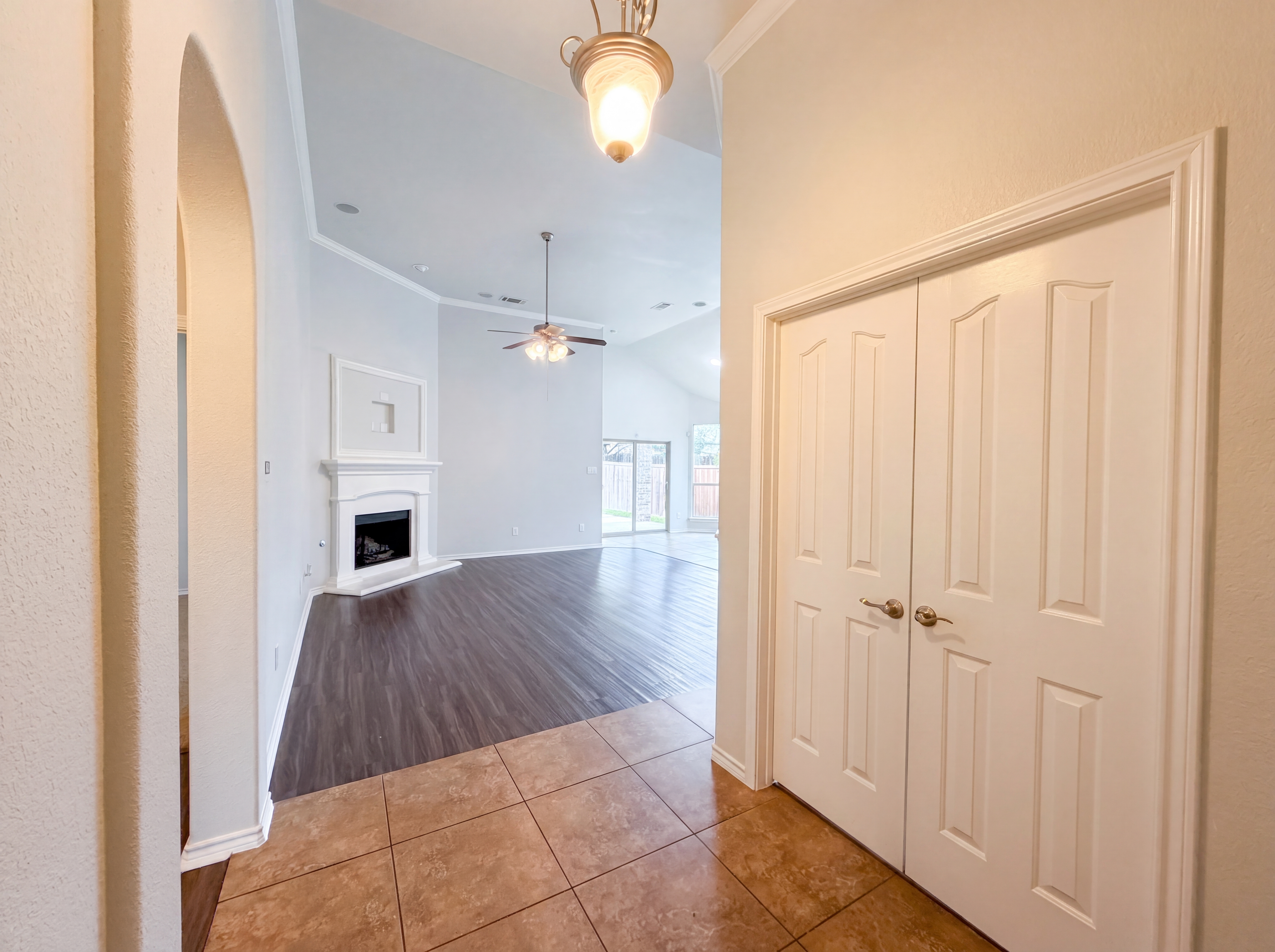 Photo 8 of 26 of 12817 Breckenridge Ct, Fort Worth, TX