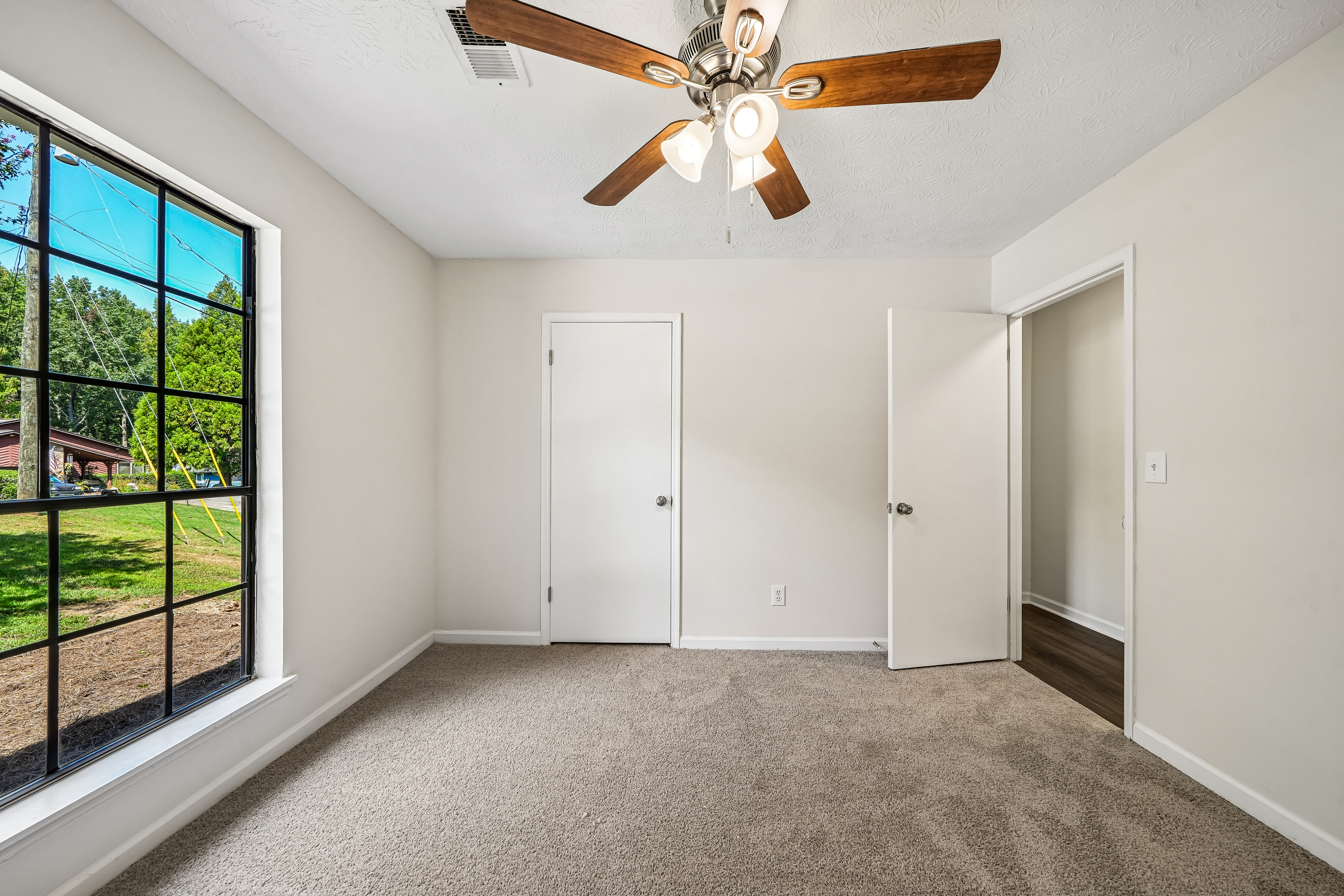 Photo 9 of 26 of 2464 Silver Moss Way, Lawrenceville, GA