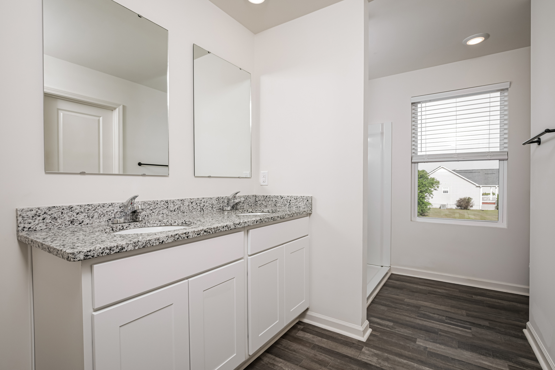 Photo 11 of 22 of 3411 Woodwind Ct, Kinston, NC