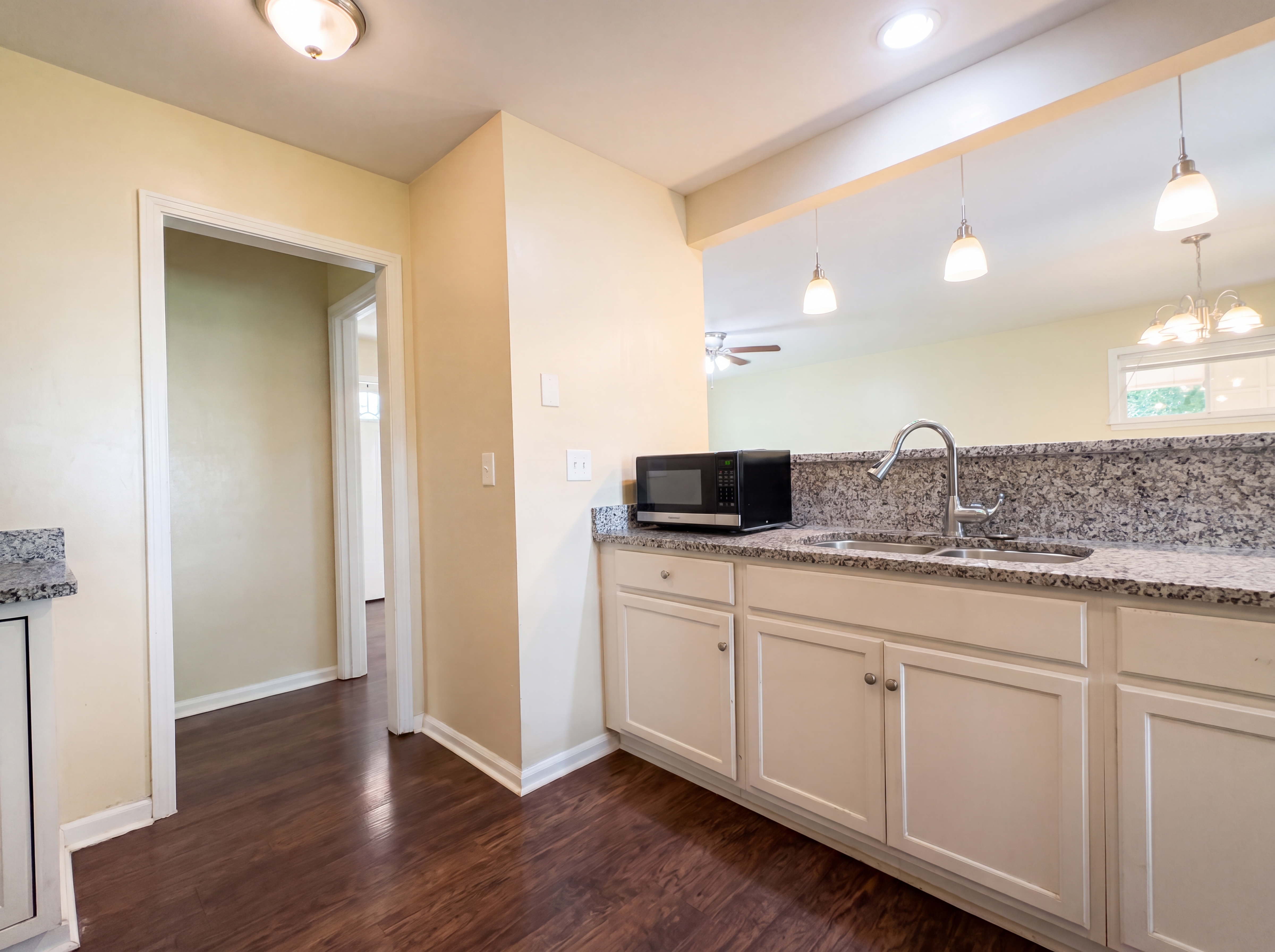 Photo 7 of 22 of 1808 Dailey Ter NW, Huntsville, AL
