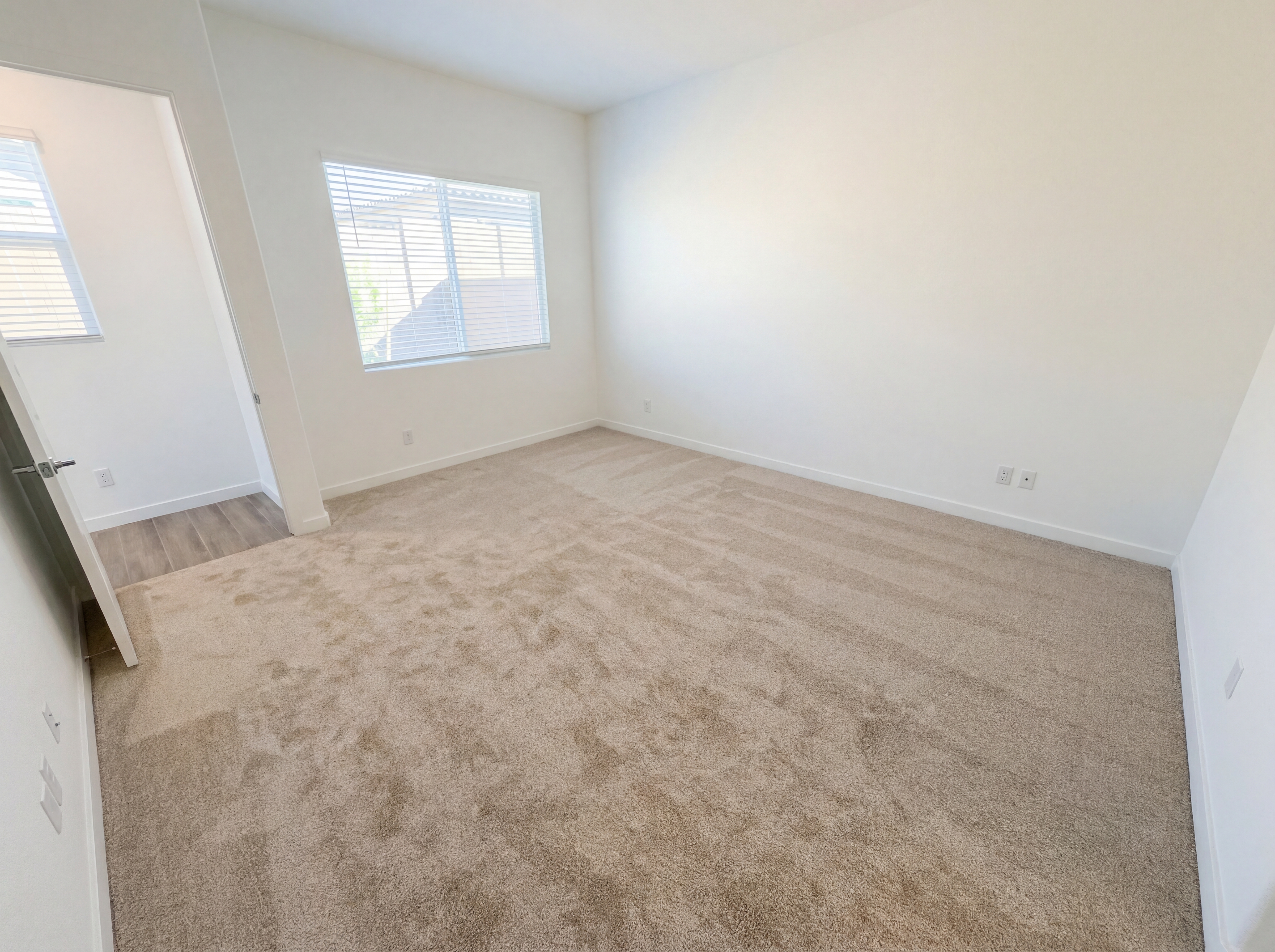 Photo 12 of 28 of 17624 W Lupine Ave, Goodyear, AZ