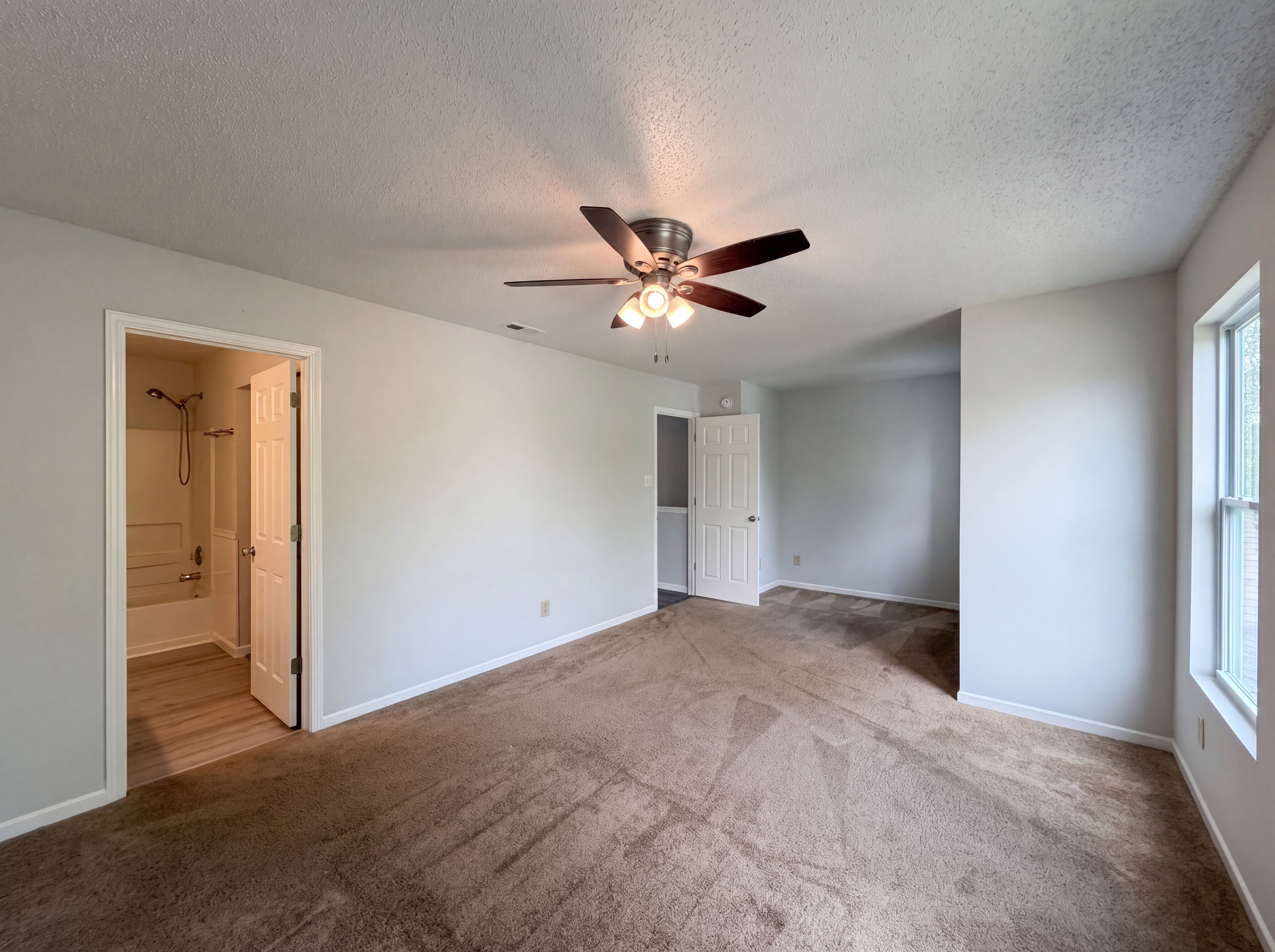 Photo 4 of 17 of 925 Harbon Dr, Franklin, IN