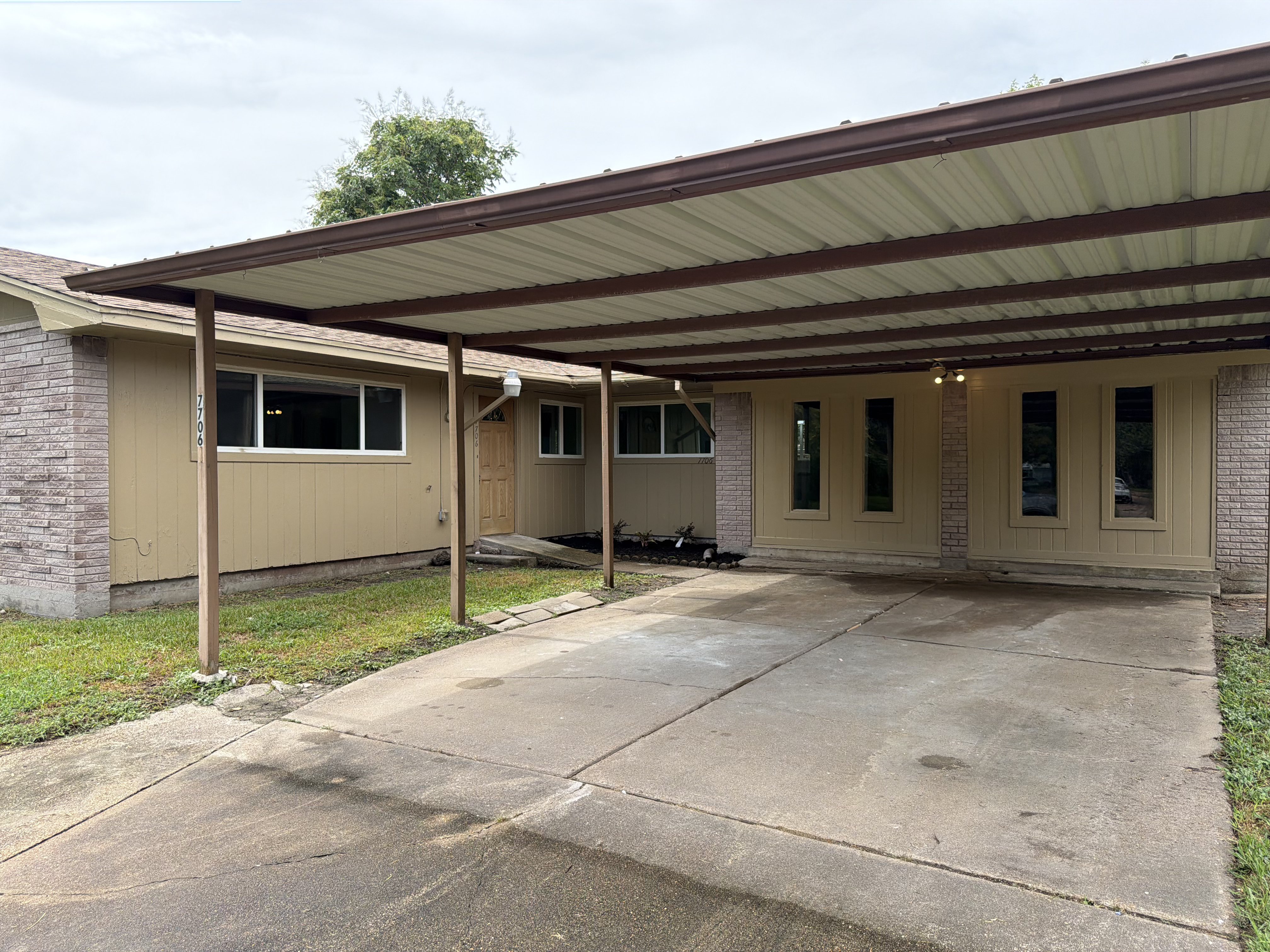 Photo 31 of 33 of 7706 Marinette Dr, Houston, TX