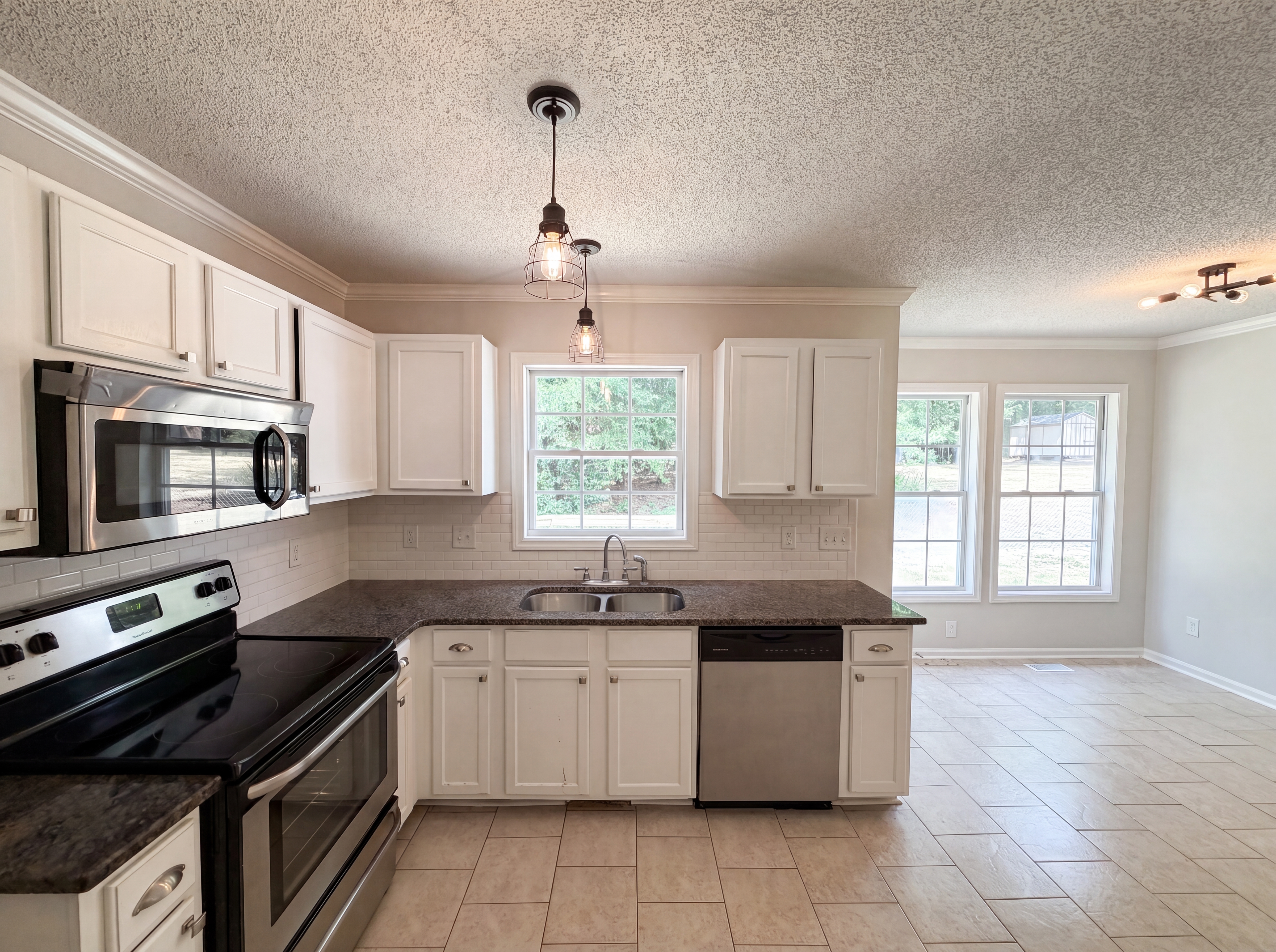 Photo 6 of 16 of 1024 Laurel Leaf Rd, Zebulon, NC
