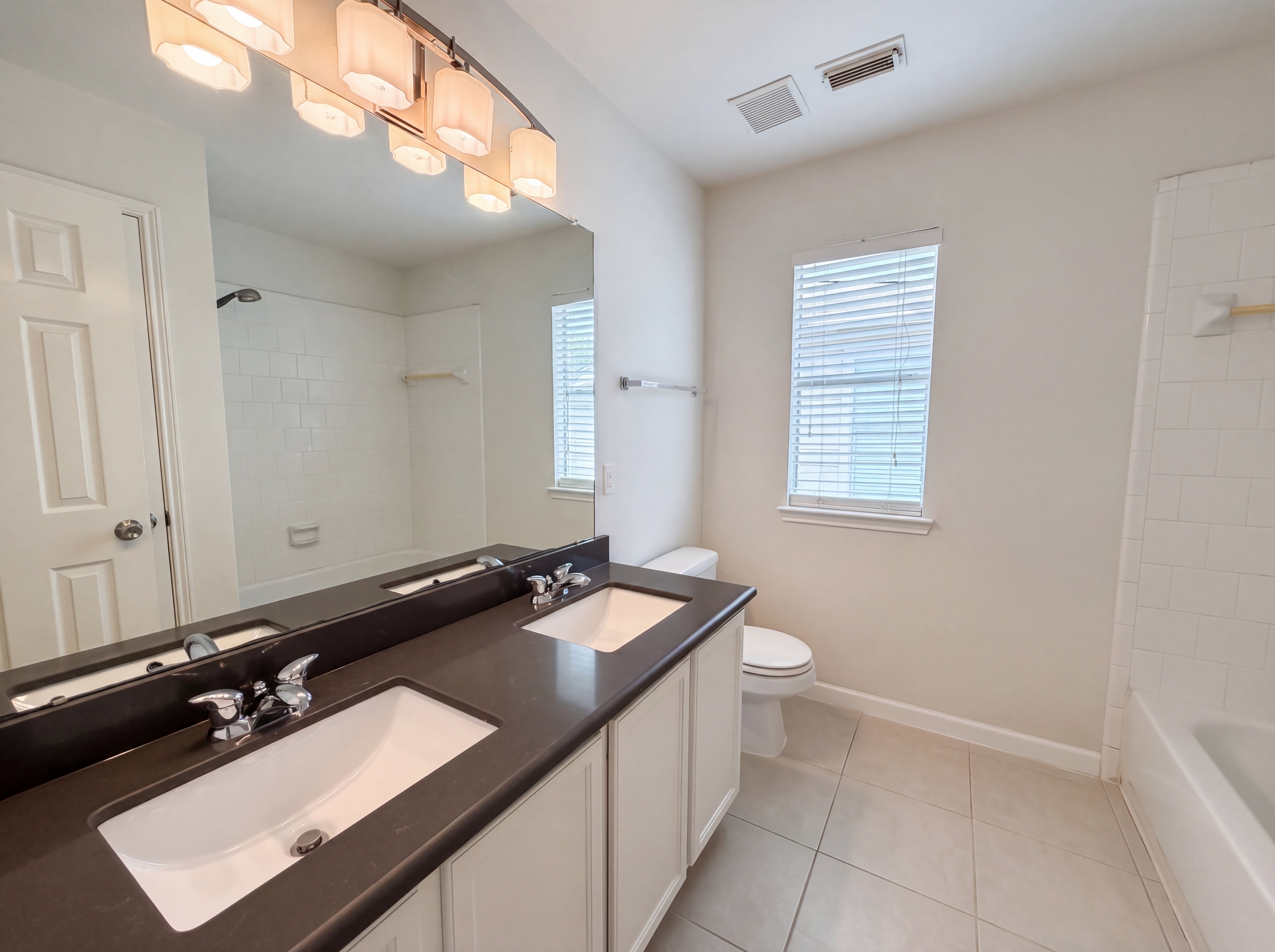 Photo 6 of 23 of 11918 Sonora Springs Dr, Tomball, TX