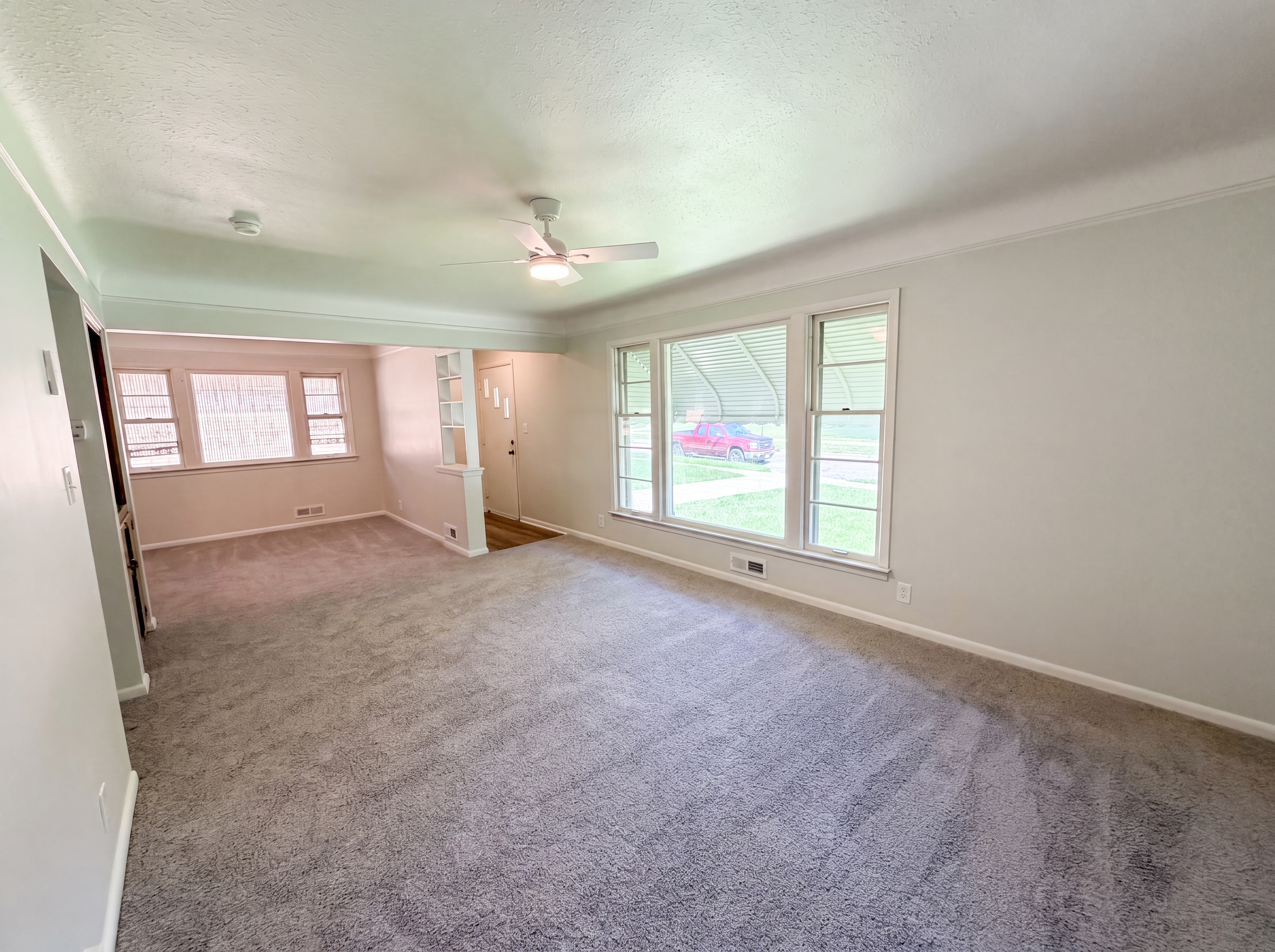 Photo 3 of 19 of 13606 Carpenter Rd, Cleveland, OH