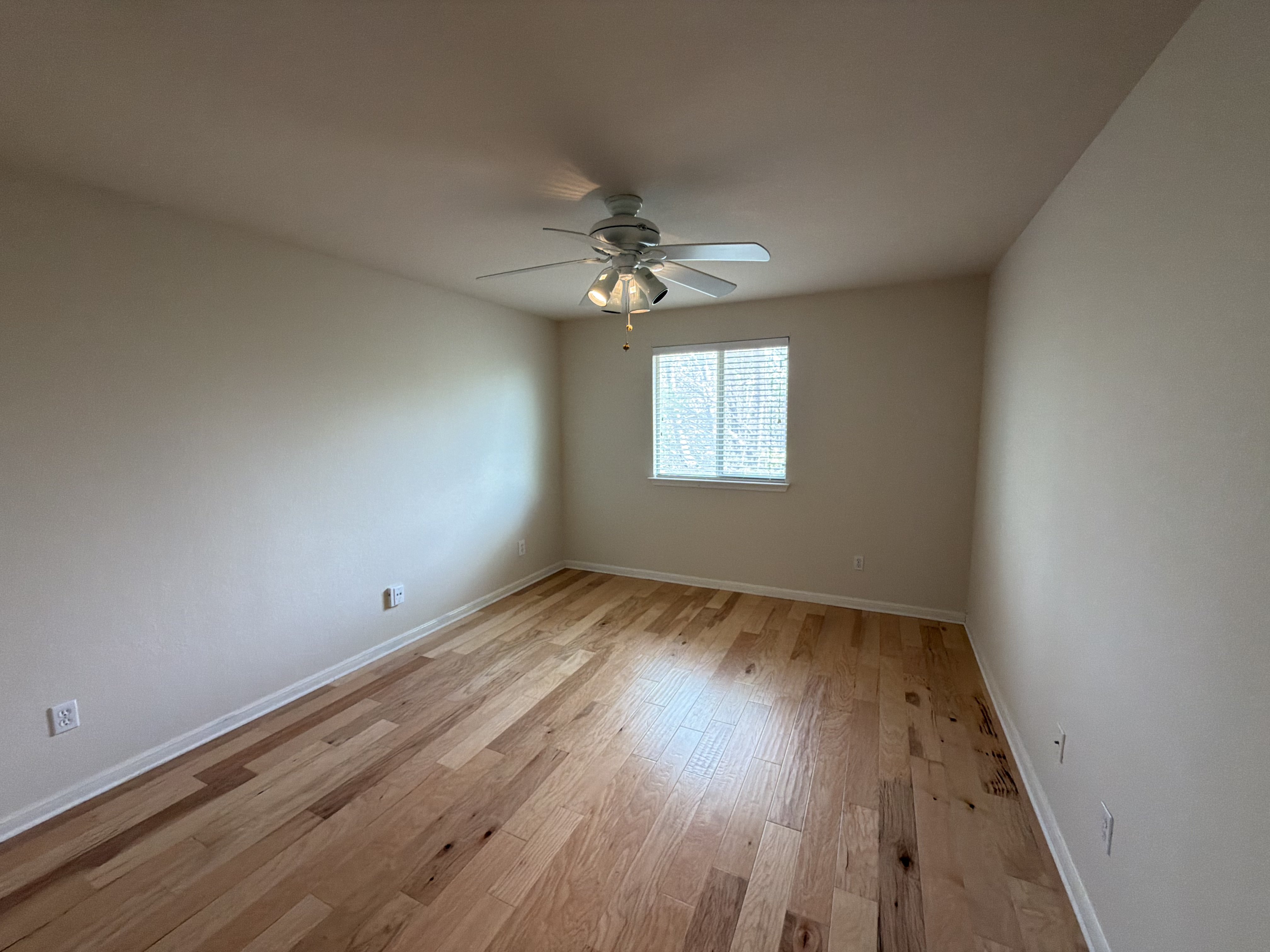 Photo 21 of 36 of 12016 Timber Heights Dr, Austin, TX