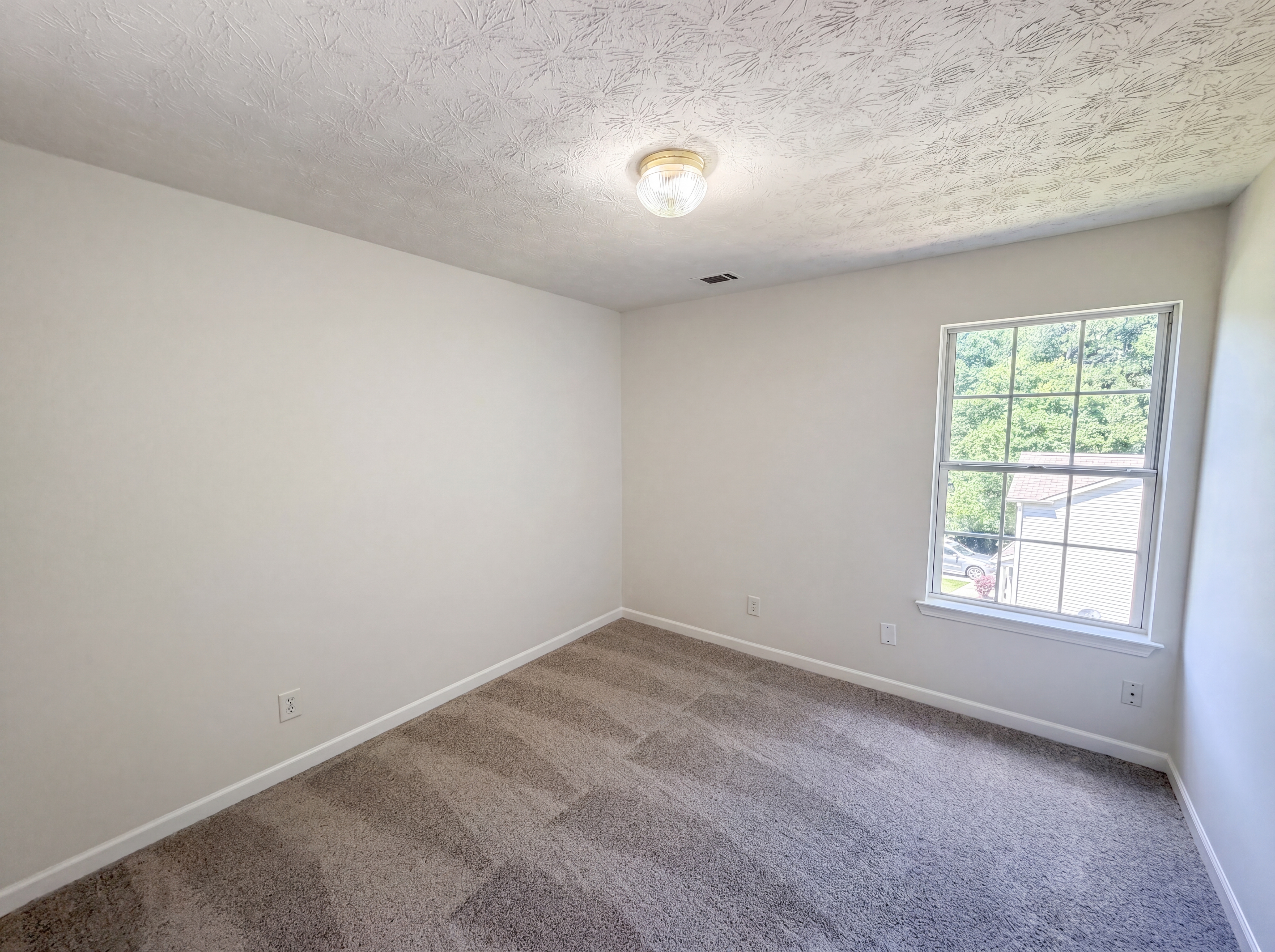 Photo 13 of 25 of 3582 Coveside Ct, Loganville, GA