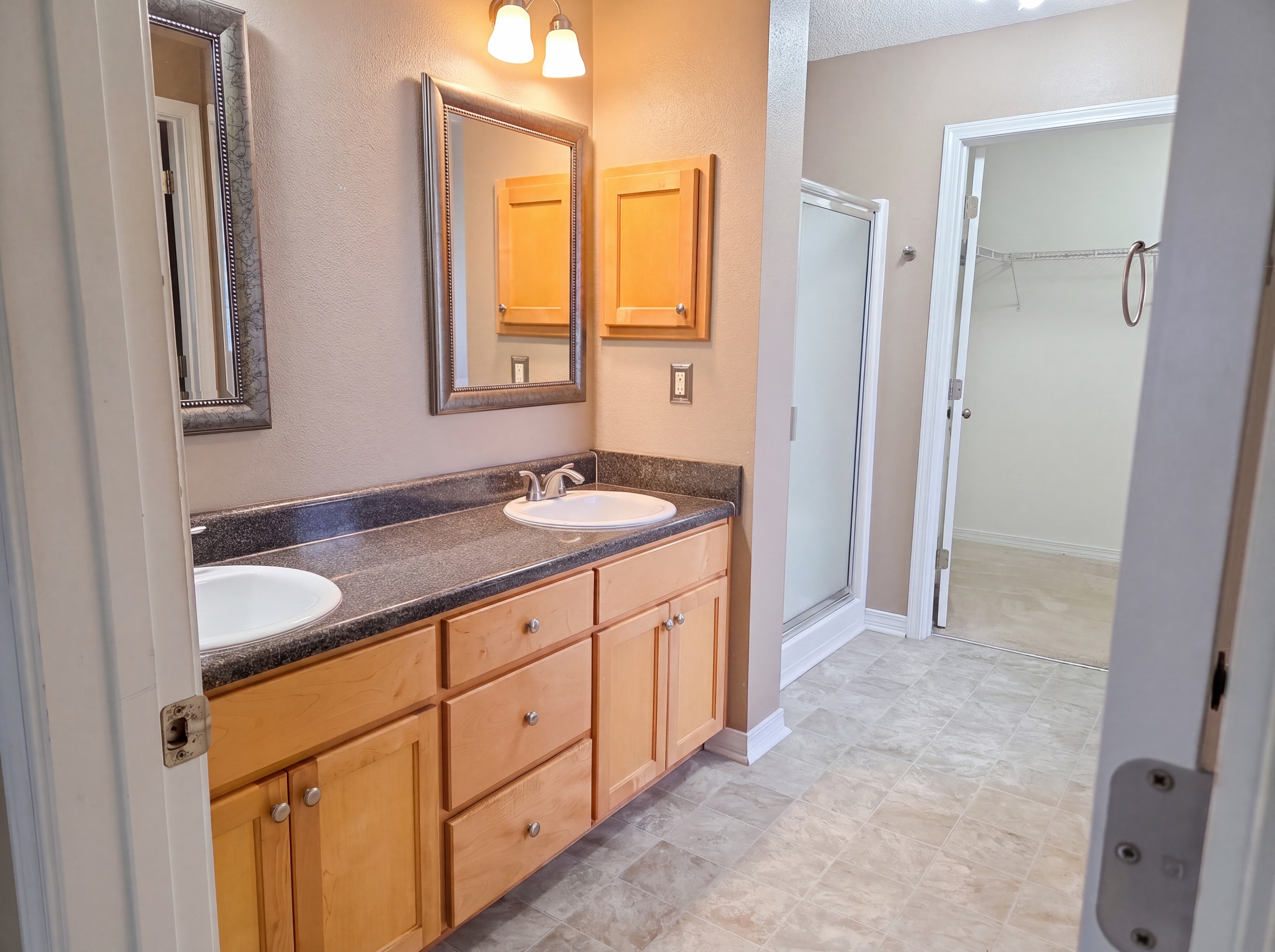 Photo 9 of 19 of 9564 Pouder Ln, Navarre, FL