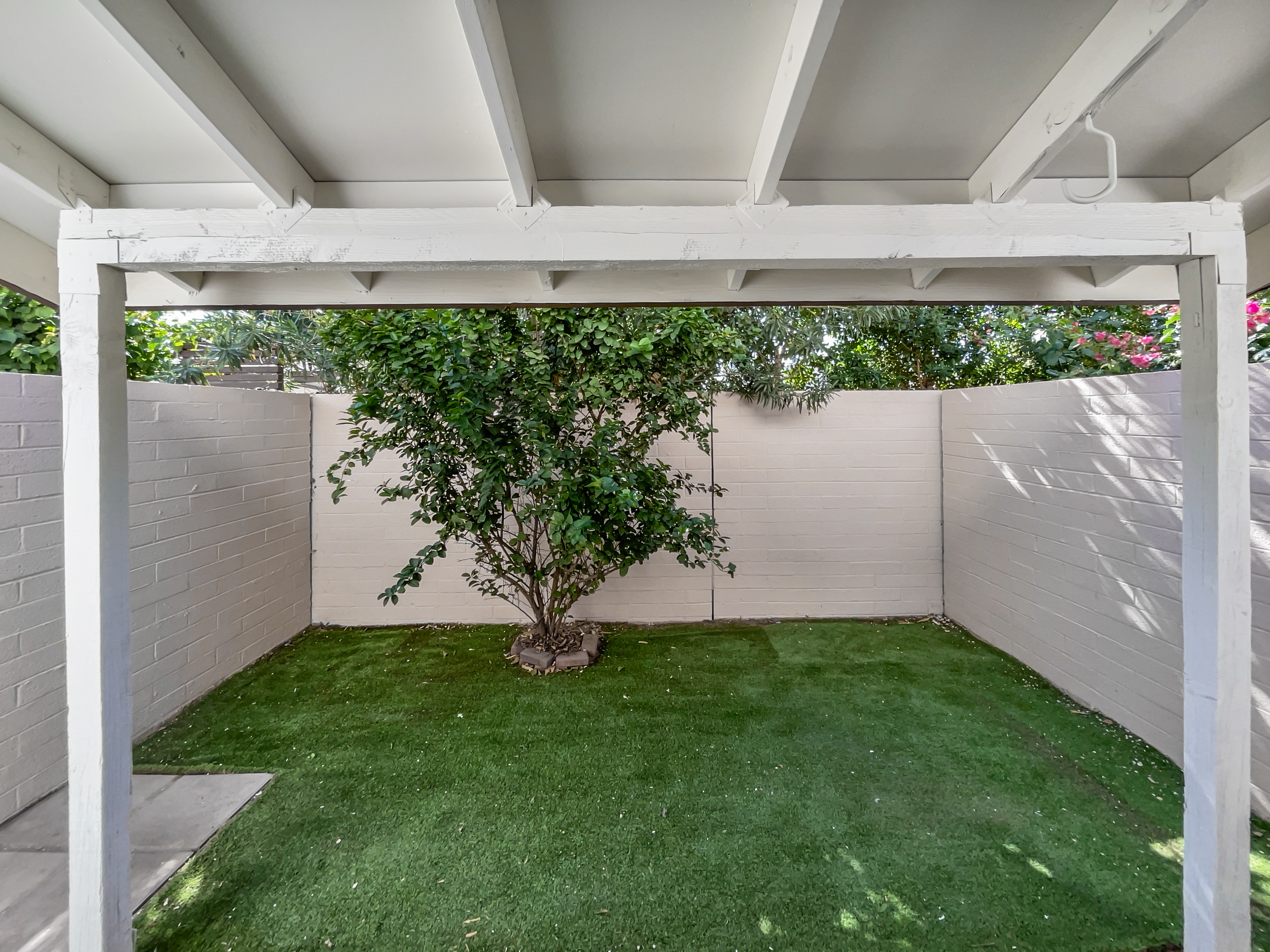 Photo 11 of 18 of 5315 N 18th St, Phoenix, AZ