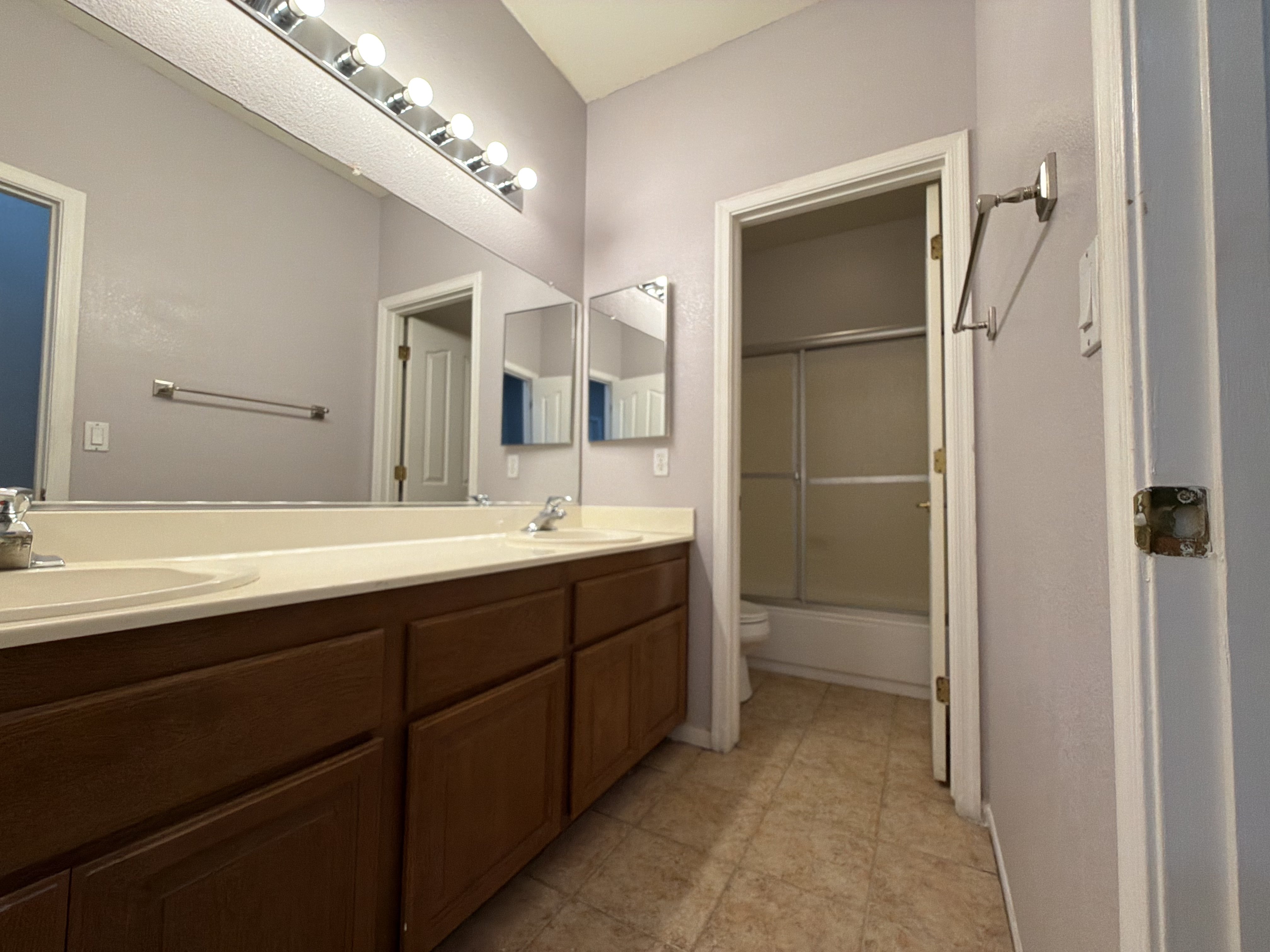 Photo 13 of 17 of 4433 El Presidio Dr, Las Vegas, NV