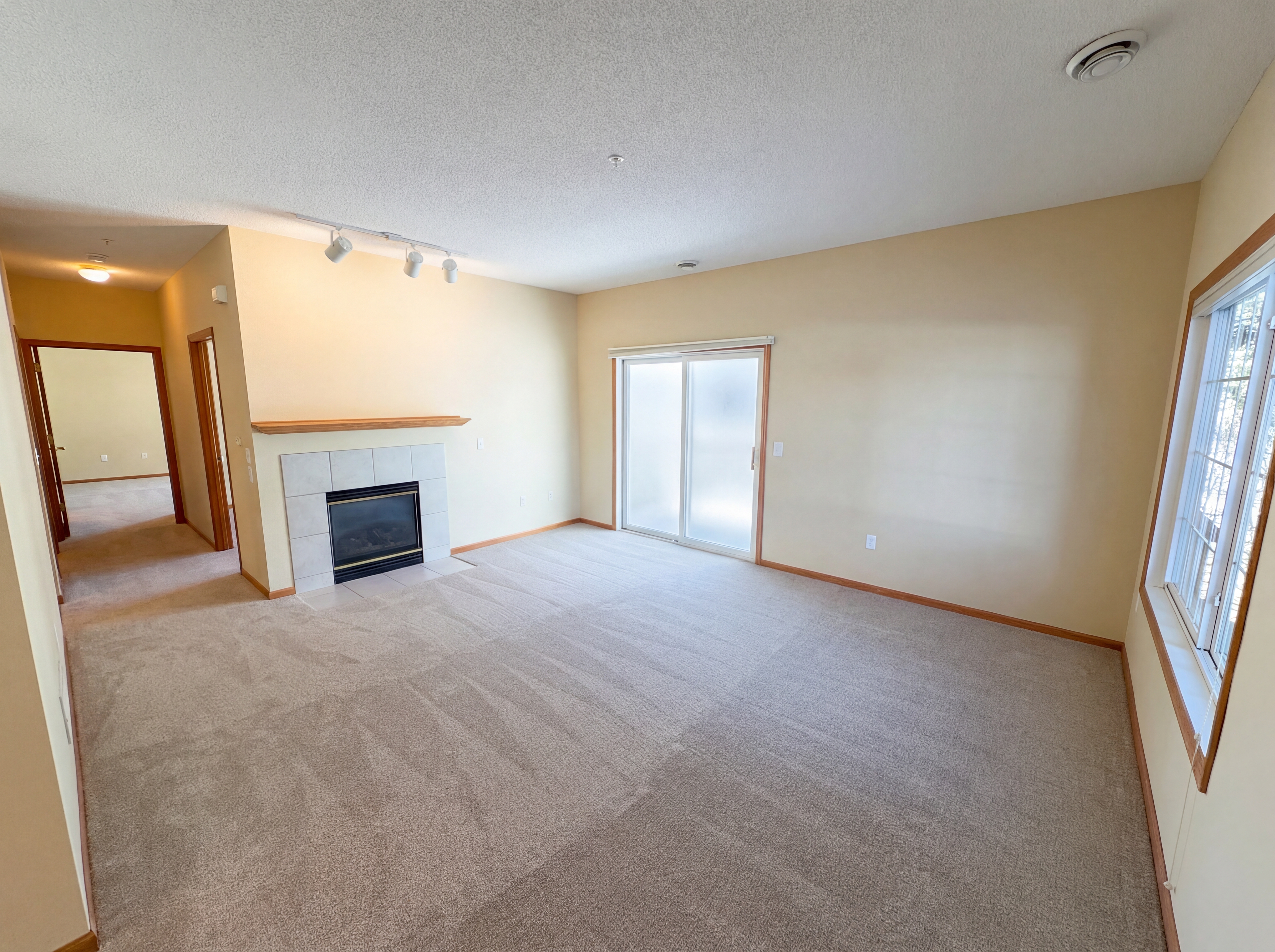Photo 3 of 18 of 1220 Bergmann Dr, Stillwater, MN