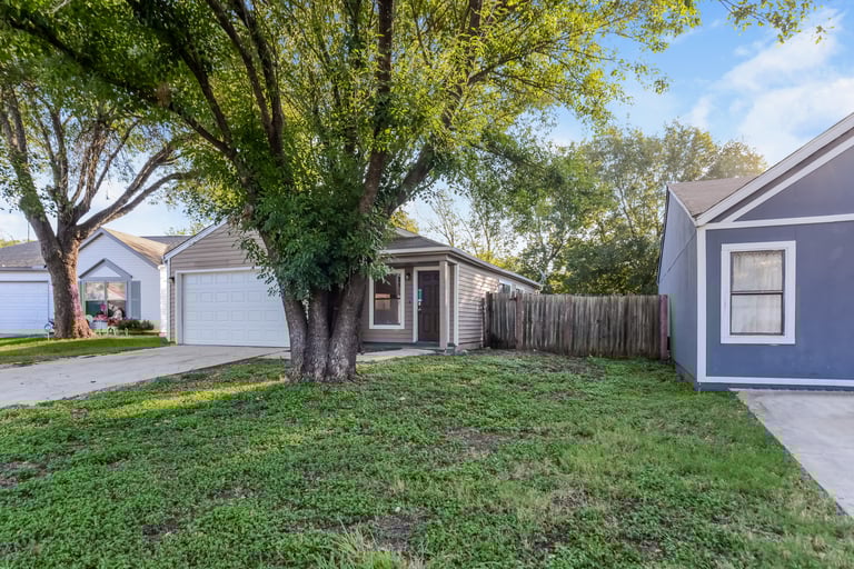 Photo 9 of 27 - 4018 Sun Harbour Dr, San Antonio, TX 78244