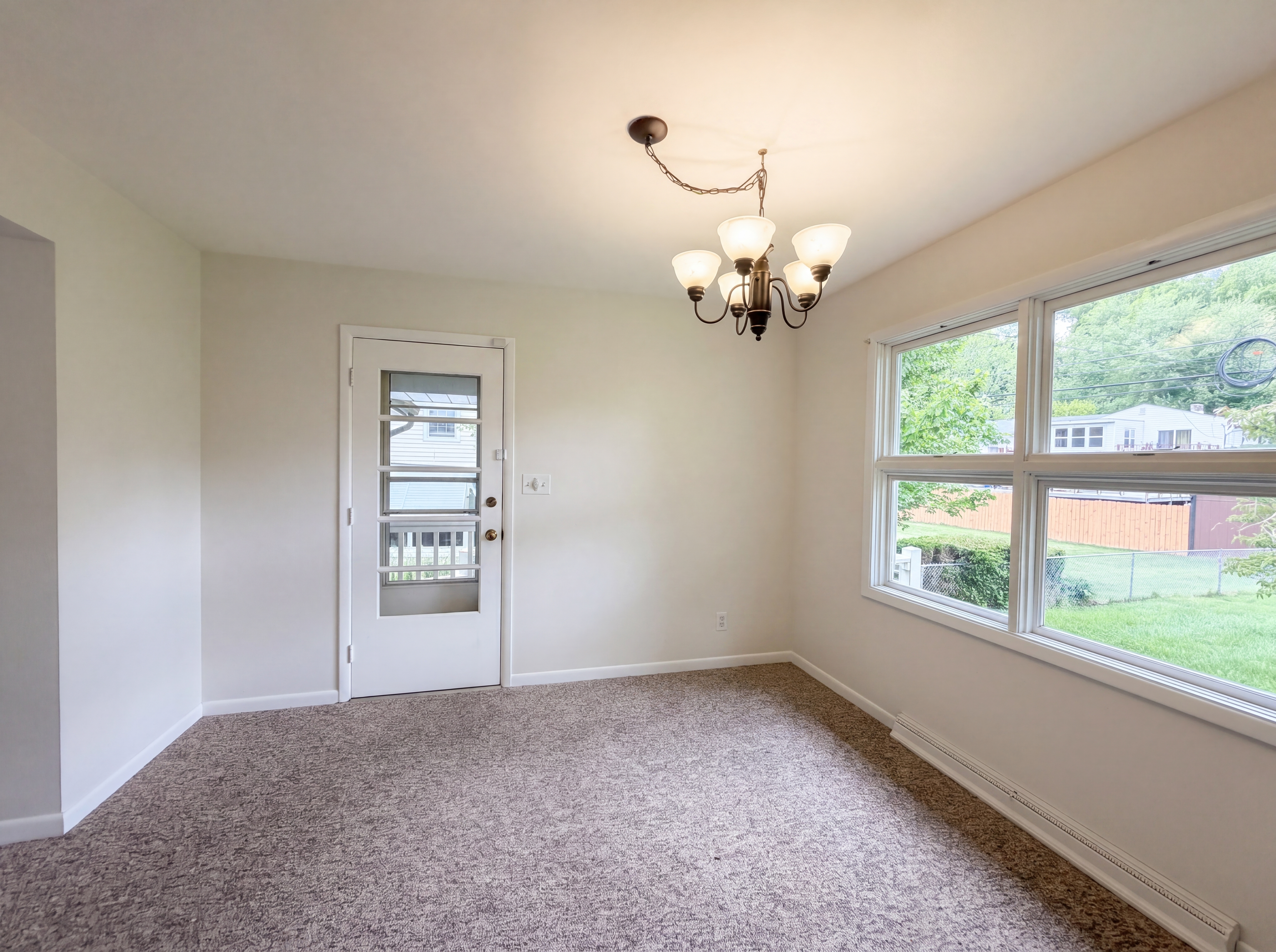 Photo 8 of 32 of 325 Kanawha Rd, Lancaster, OH