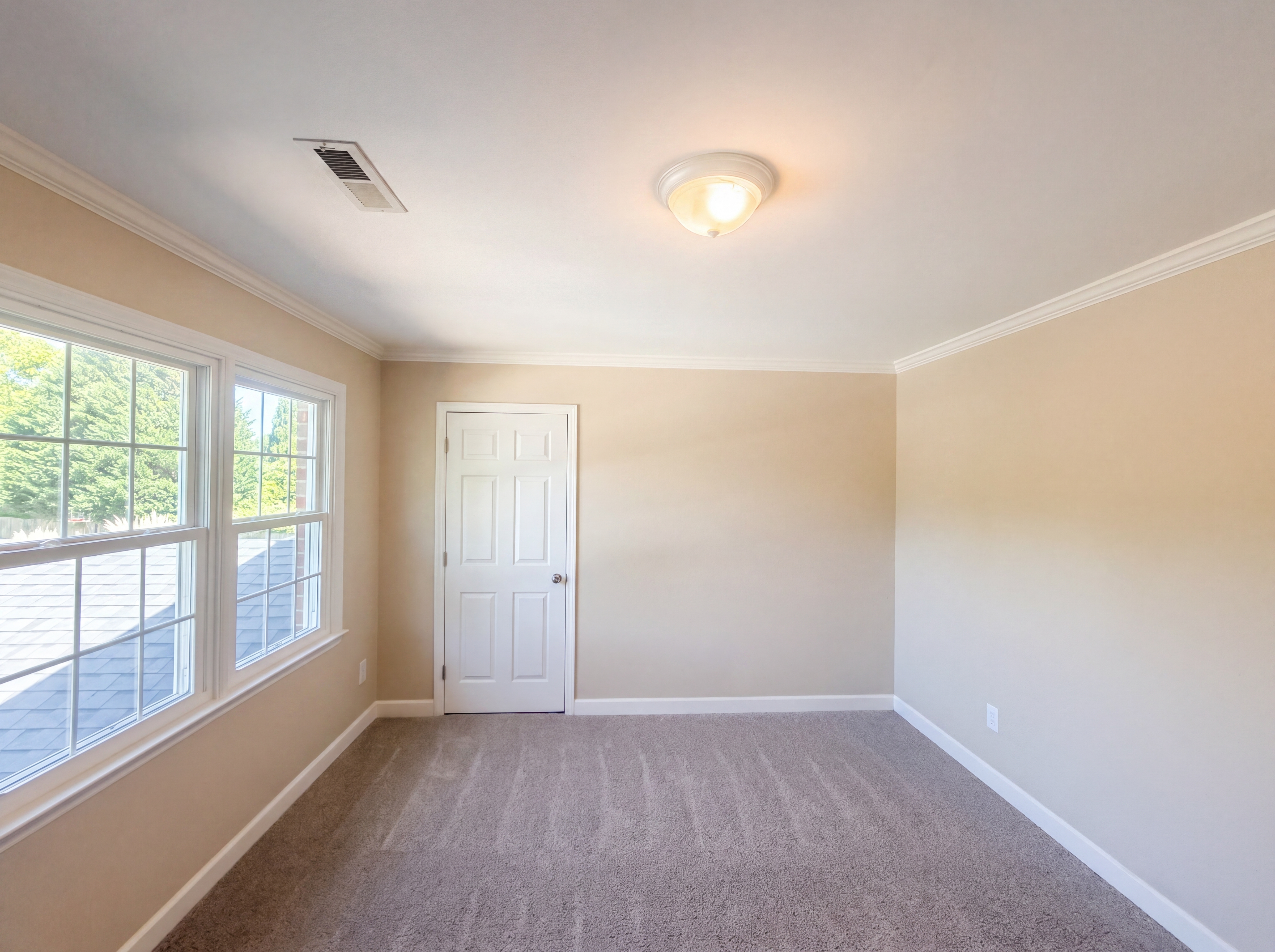 Photo 18 of 38 of 5210 Flintrock Ct, Greensboro, NC