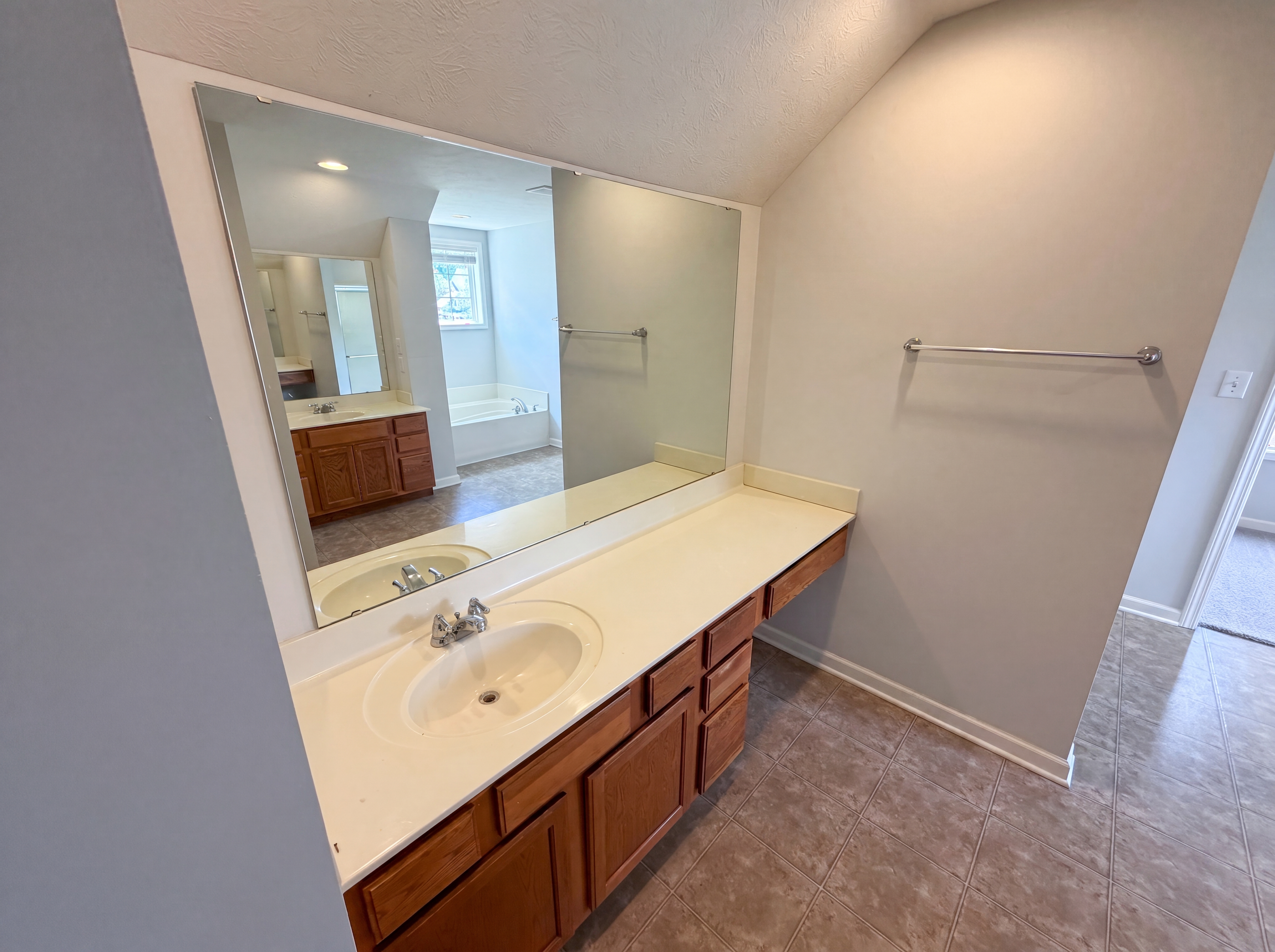 Photo 32 of 43 of 7212 Maple Bluff Pl, Indianapolis, IN