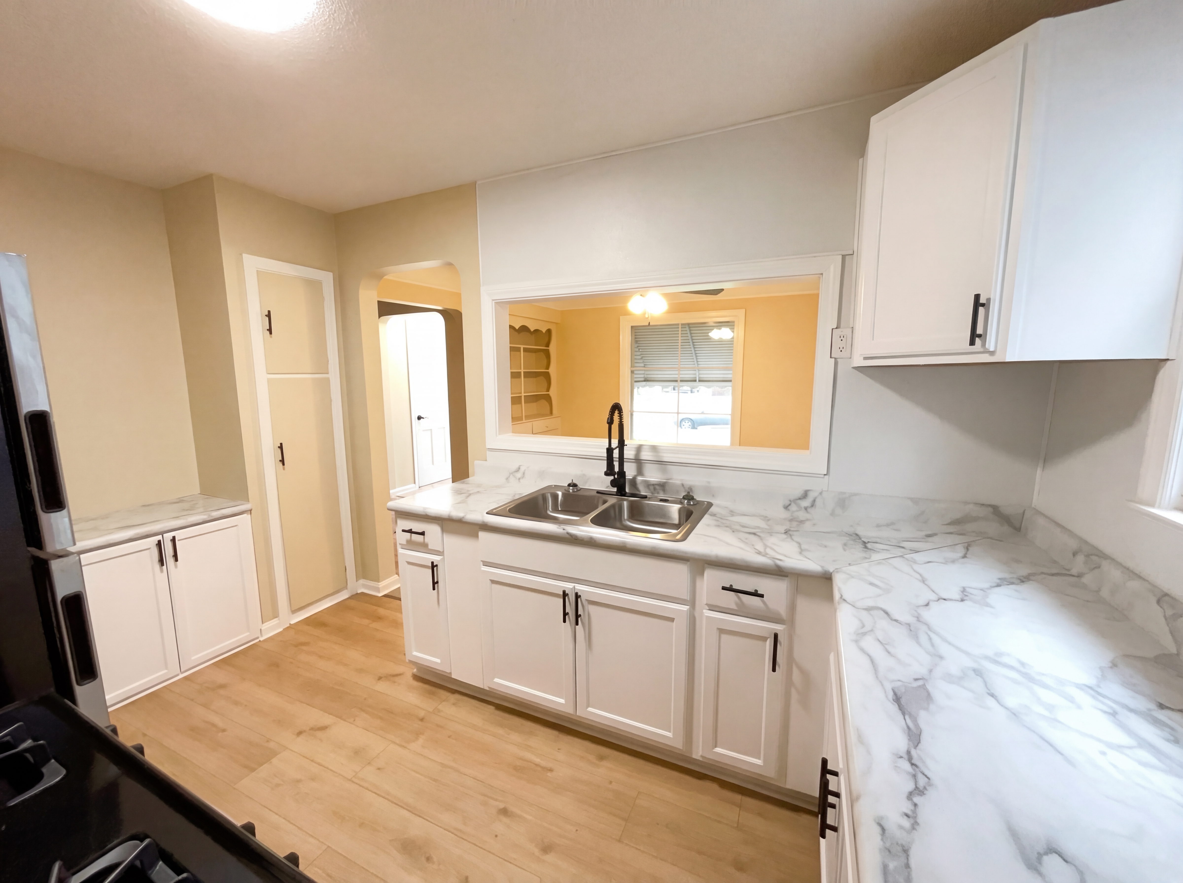 Photo 8 of 23 of 20511 Balfour Rd, Warrensville Heights, OH