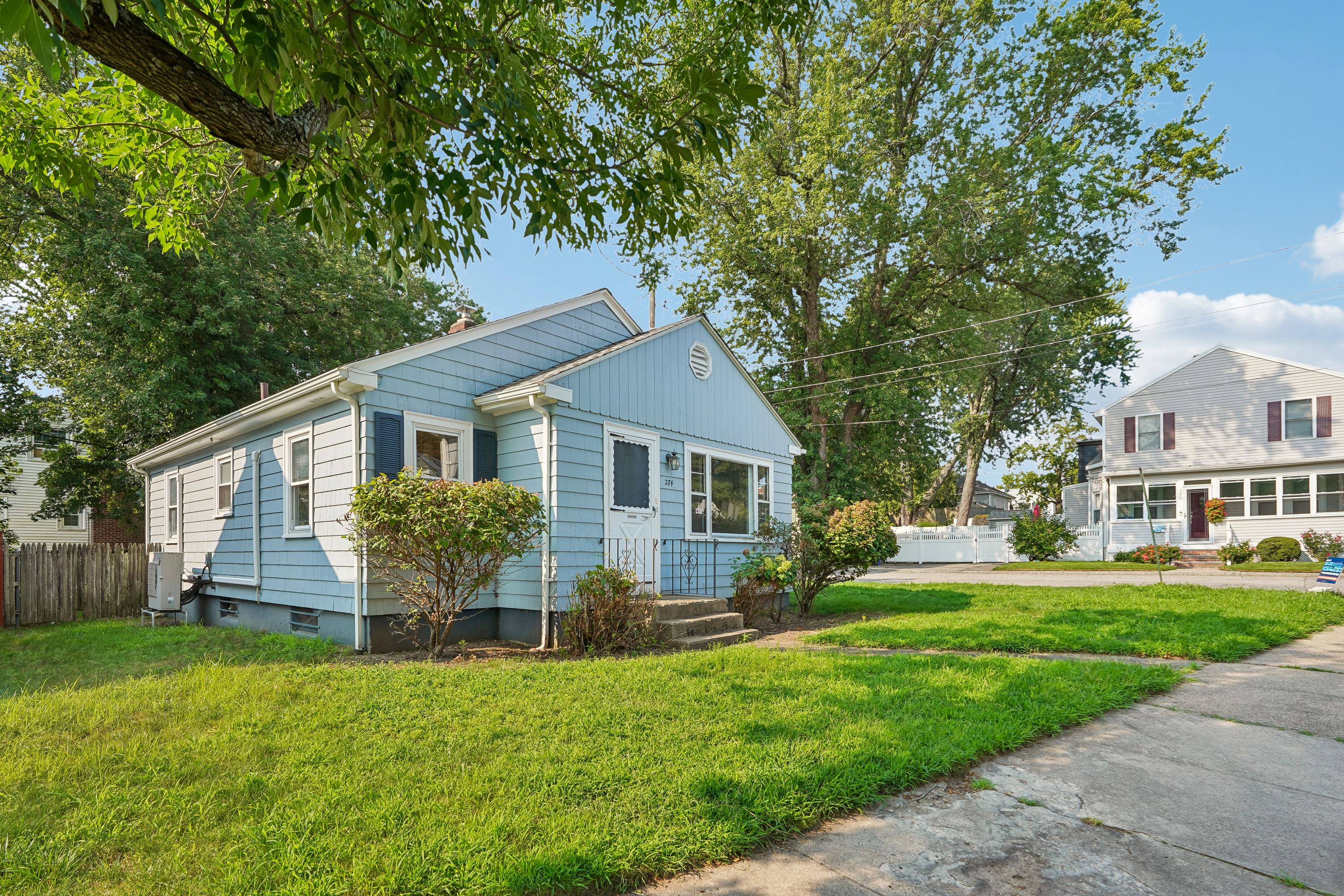 Photo 20 of 22 of 274 Whitford Ave, Providence, RI