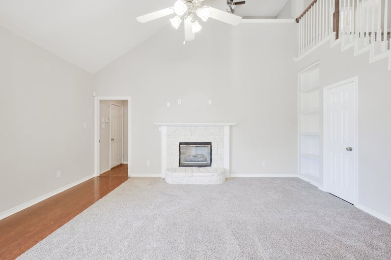 Photo 17 of 30 - 1504 Mountain Laurel Ln, Desoto, TX 75115
