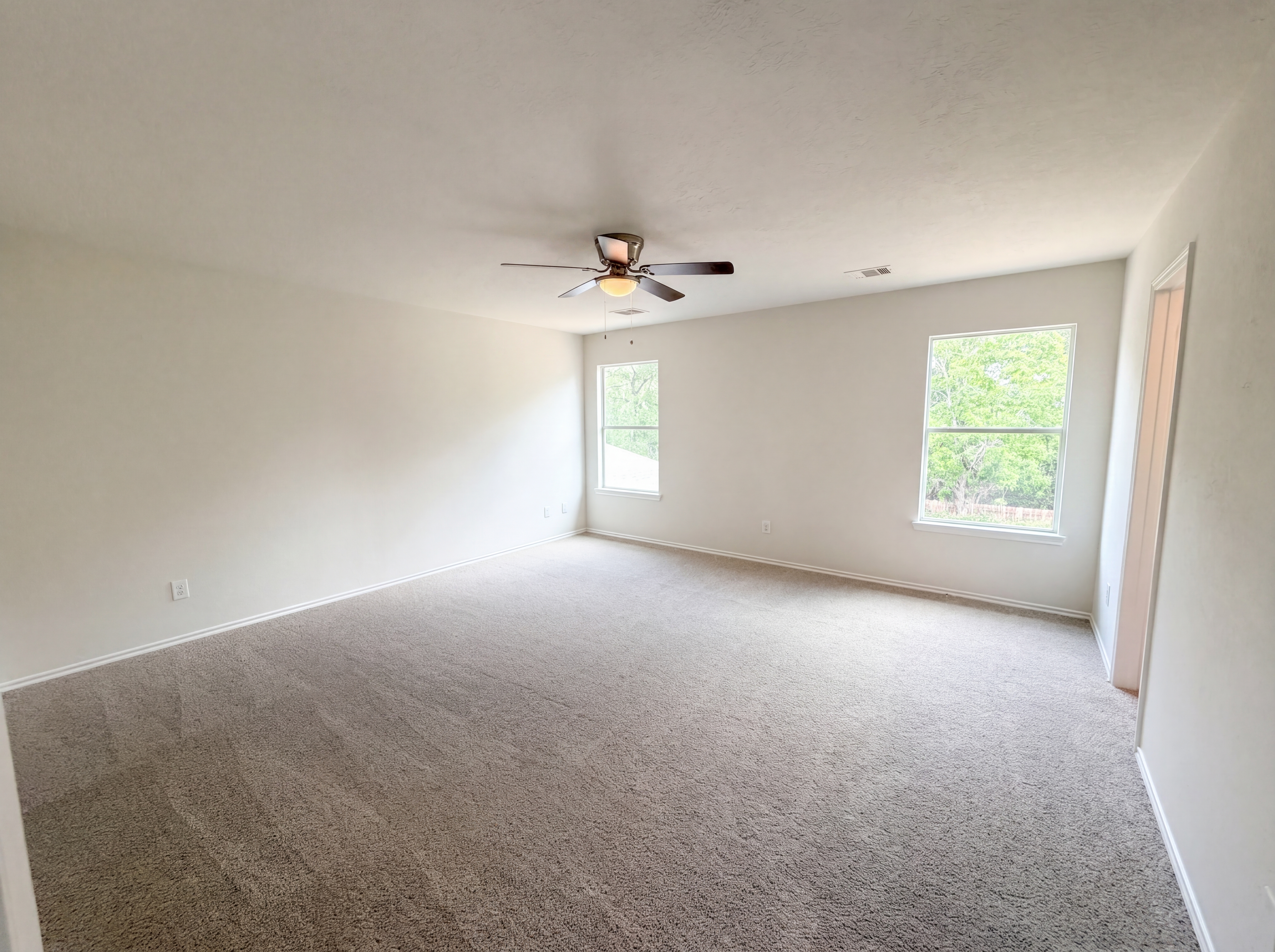 Photo 19 of 25 of 939 Staffordale Manor Ln, Houston, TX