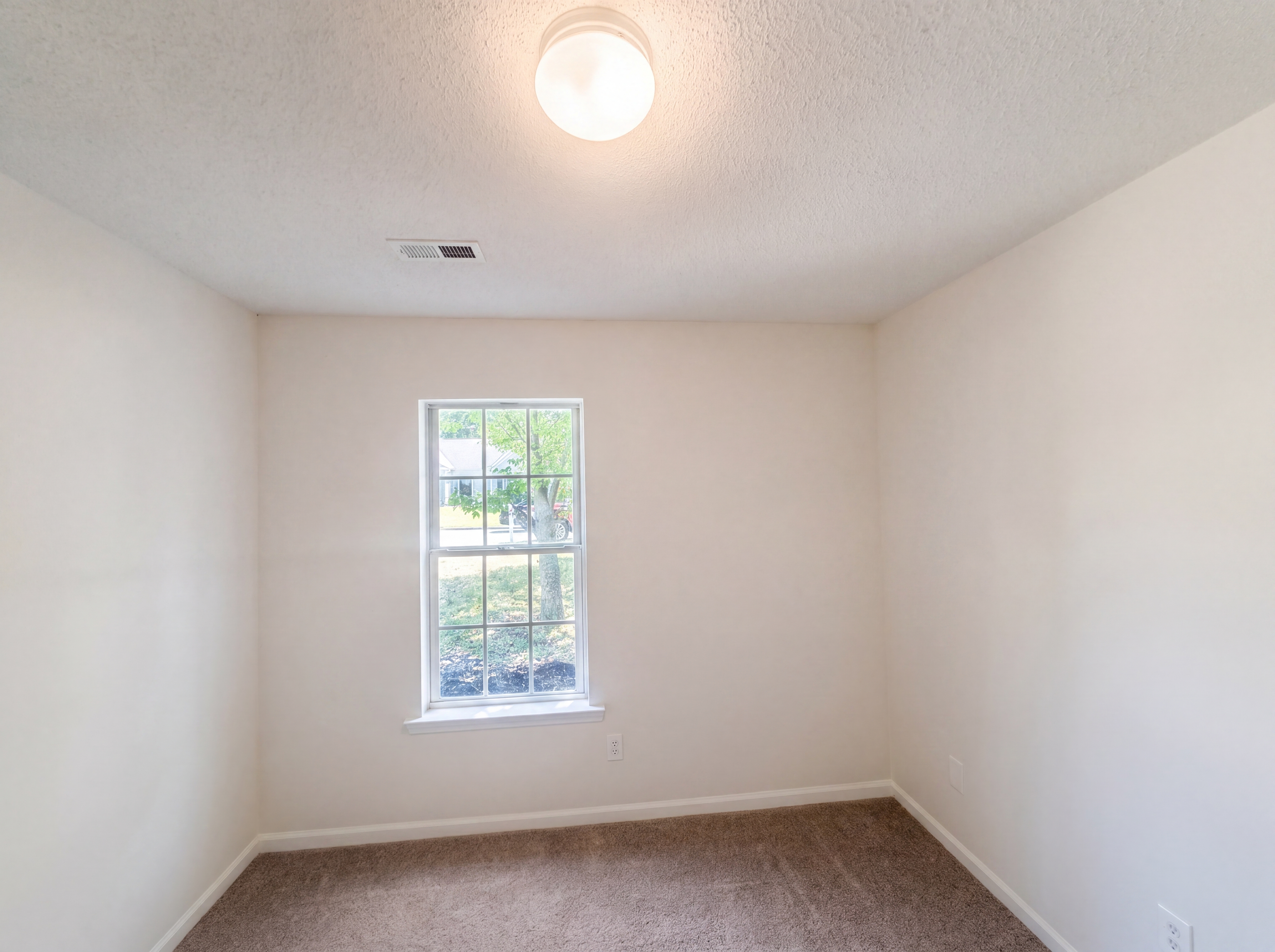 Photo 10 of 21 of 4234 Nestleway Ct, Greensboro, NC