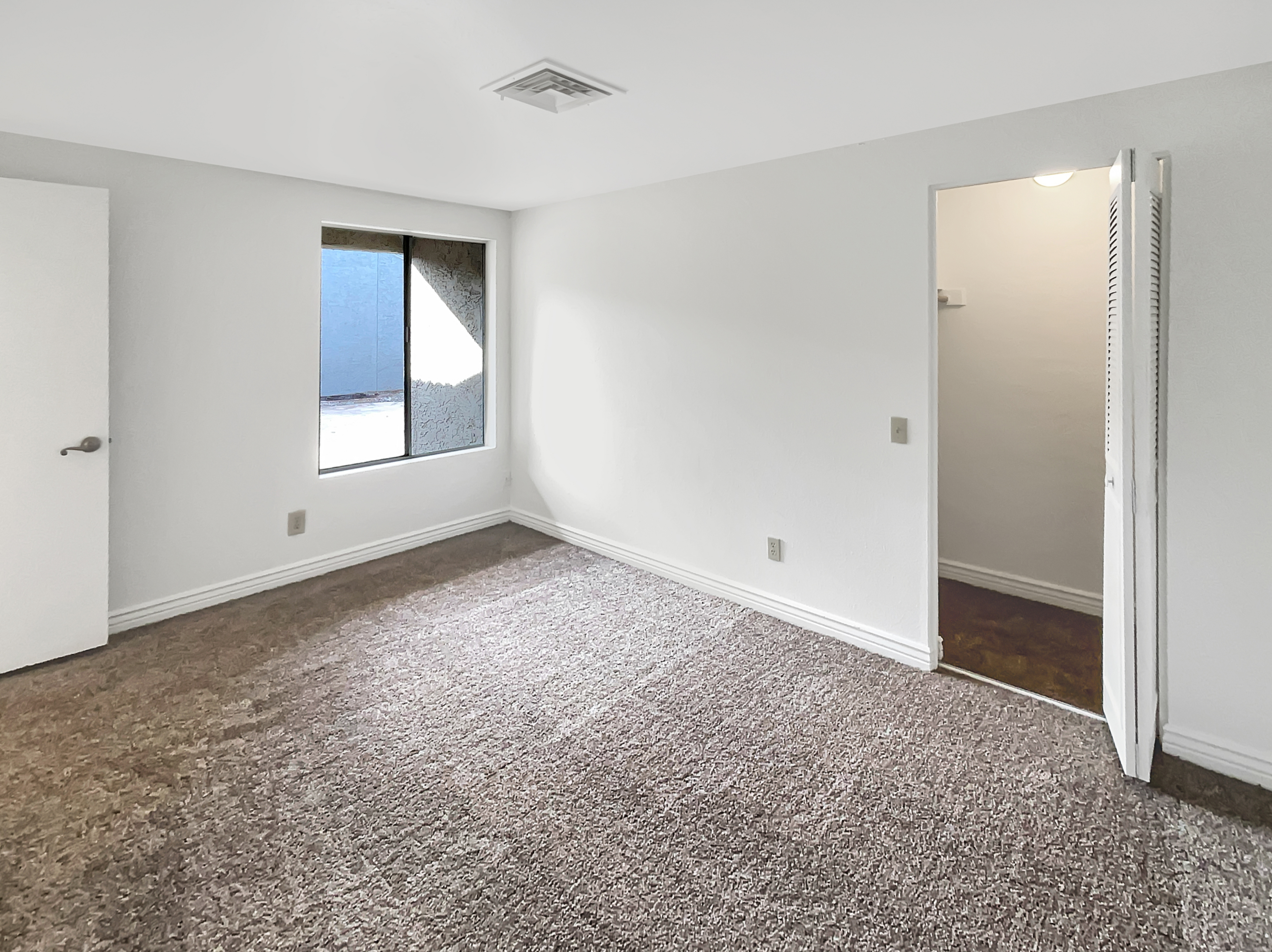 Photo 15 of 19 of 2015 N Villas Ln, Chandler, AZ
