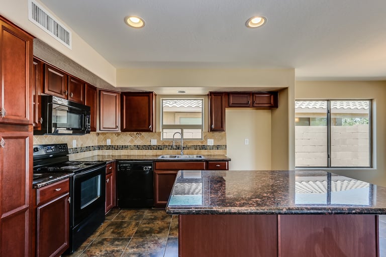 Photo 4 of 35 - 472 W Love Rd, San Tan Valley, AZ 85143