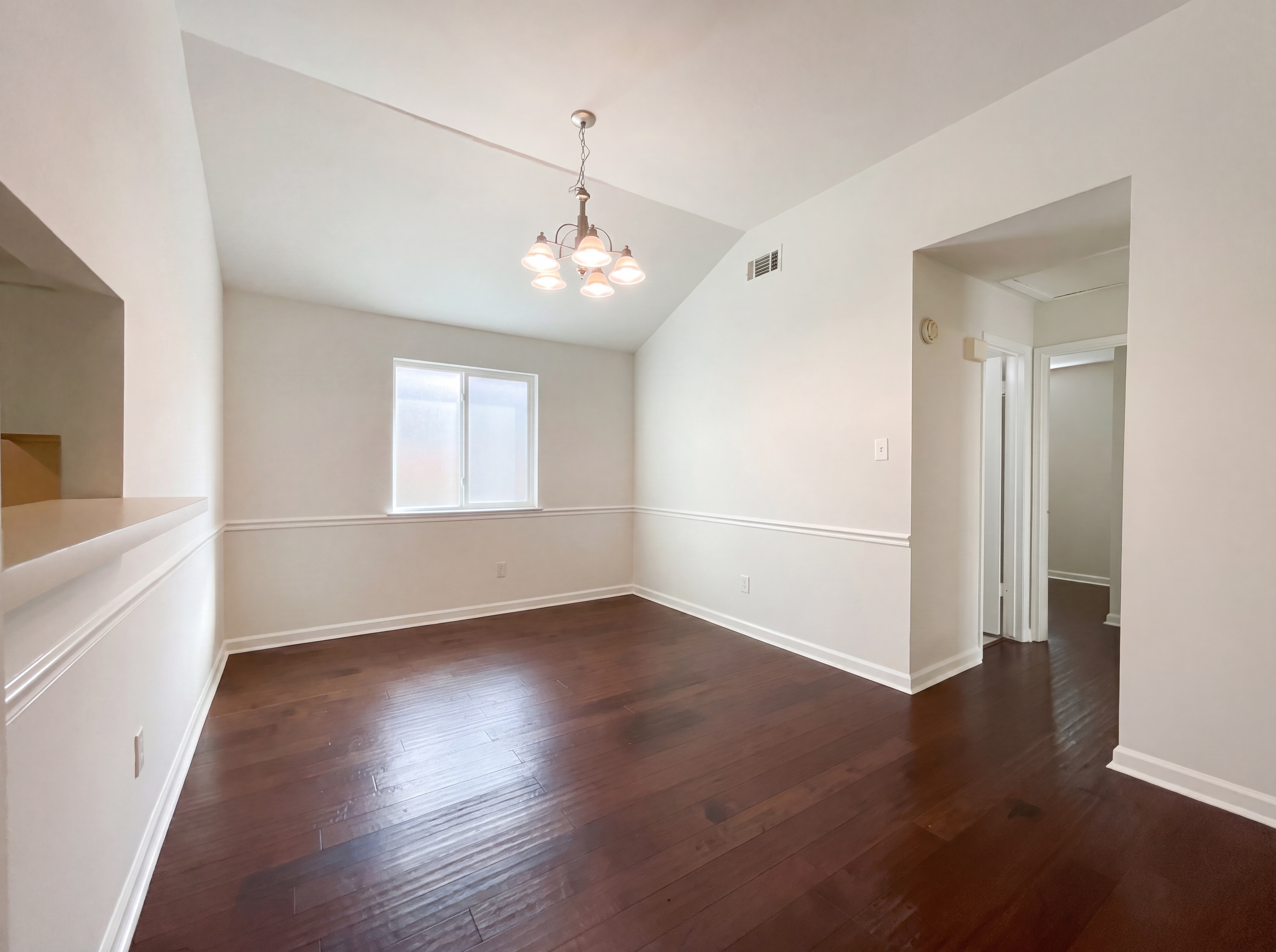 Photo 6 of 16 of 410 E Little Oak Ct, Spring, TX