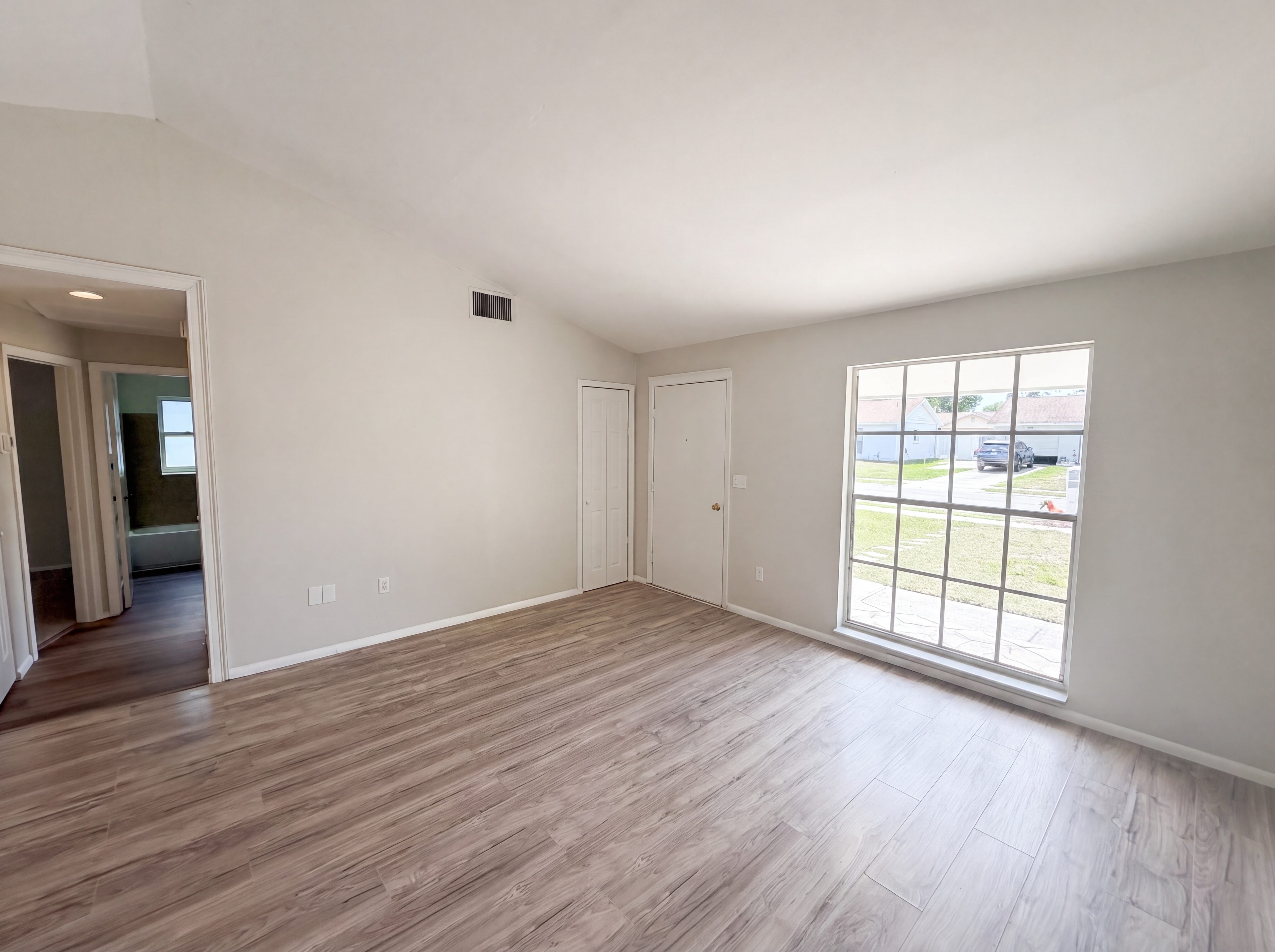 Photo 11 of 20 of 3130 Ludlow Dr, New Port Richey, FL