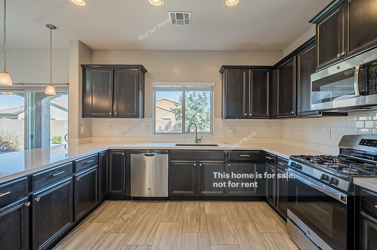 Photo 4 of 16 - 2736 E Mews Rd, Gilbert, AZ 85298