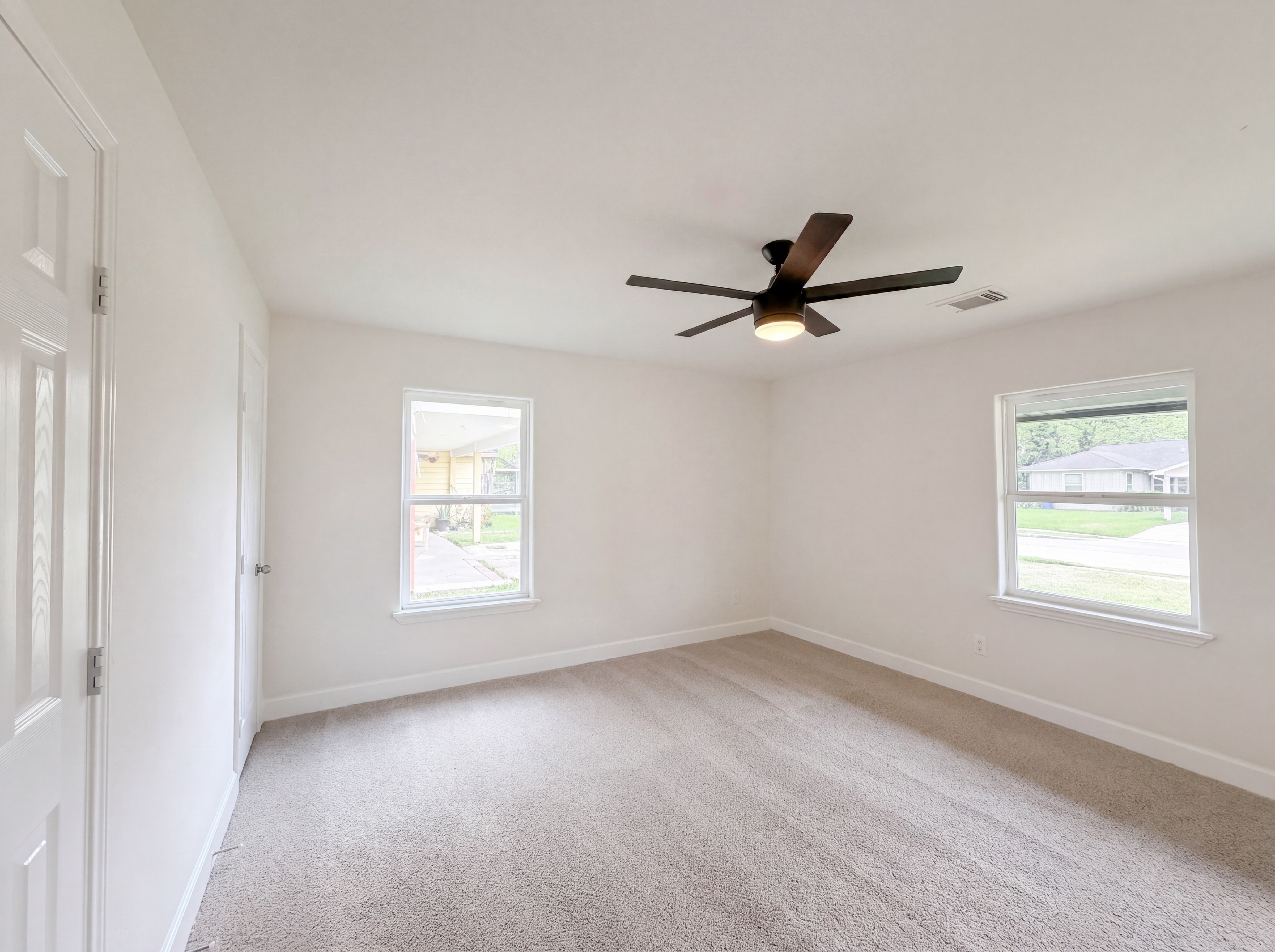 Photo 12 of 19 of 5935 Southseas St, Houston, TX