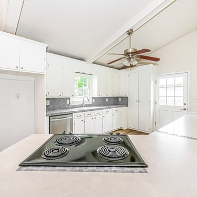 Property photo 2 of 2919 Glebe Rd