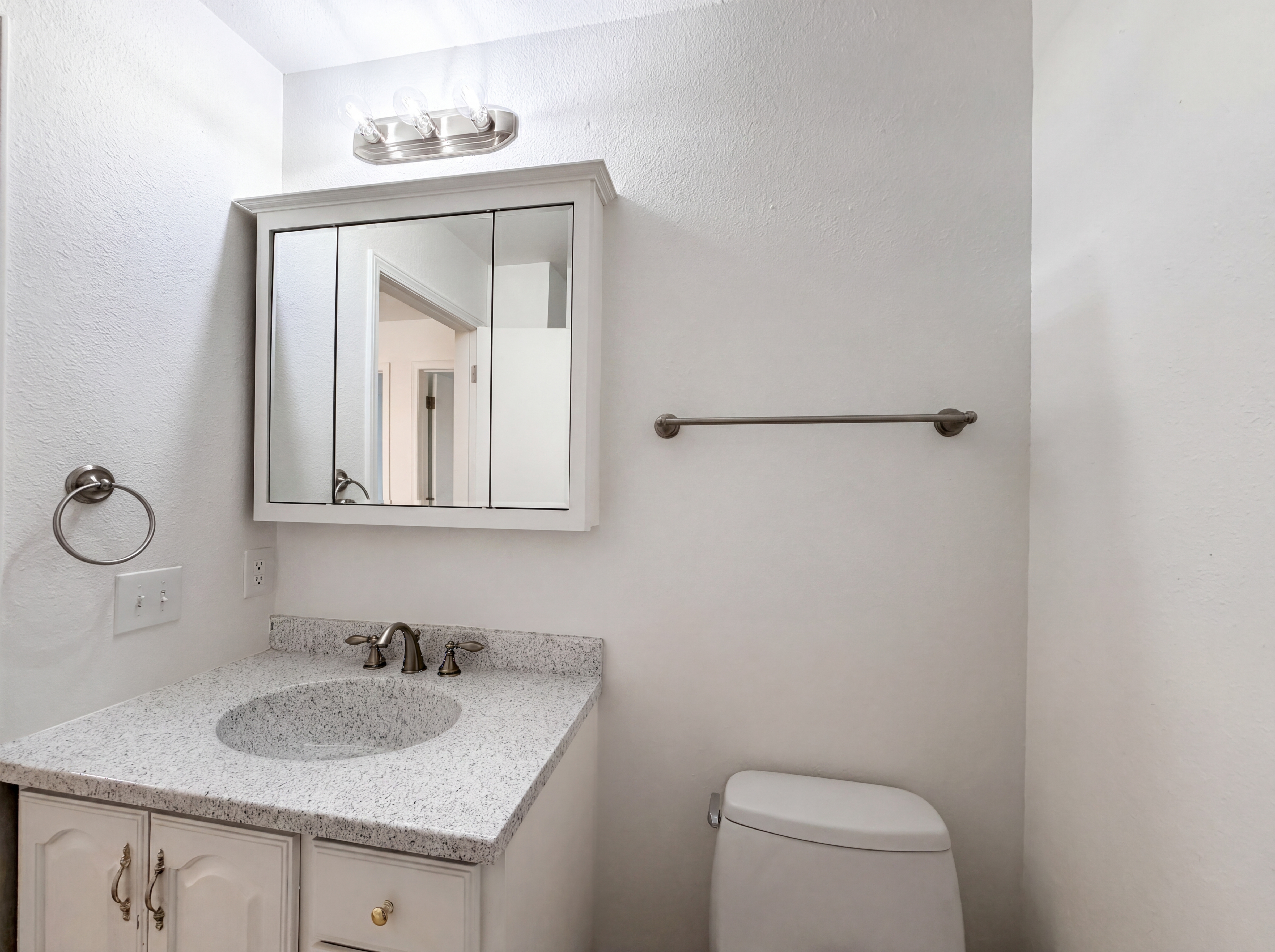 Photo 23 of 42 of 10330 E Weaver Pl, Englewood, CO