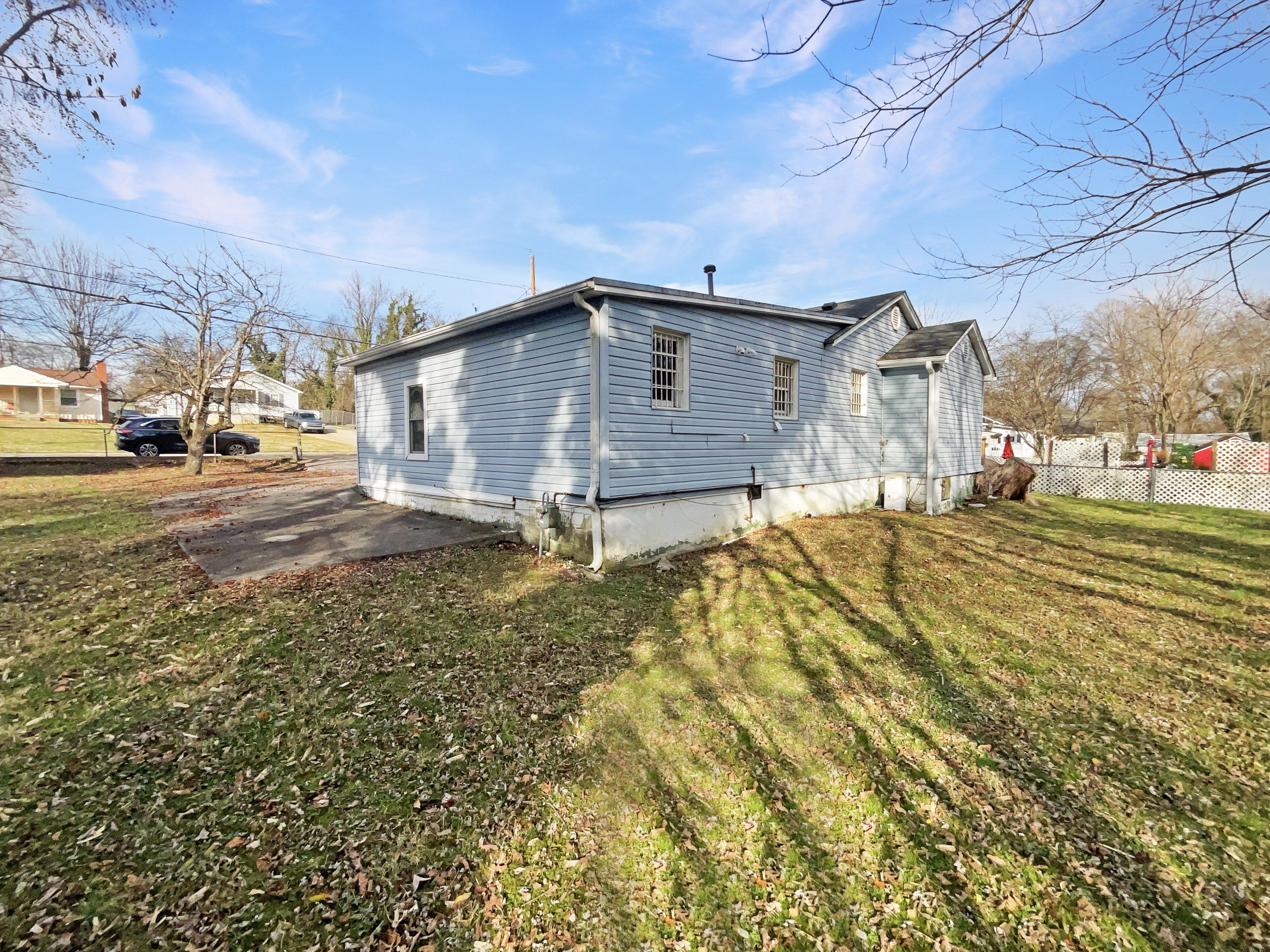 Photo 5 of 28 of 4028 Catalpa Ave, Knoxville, TN