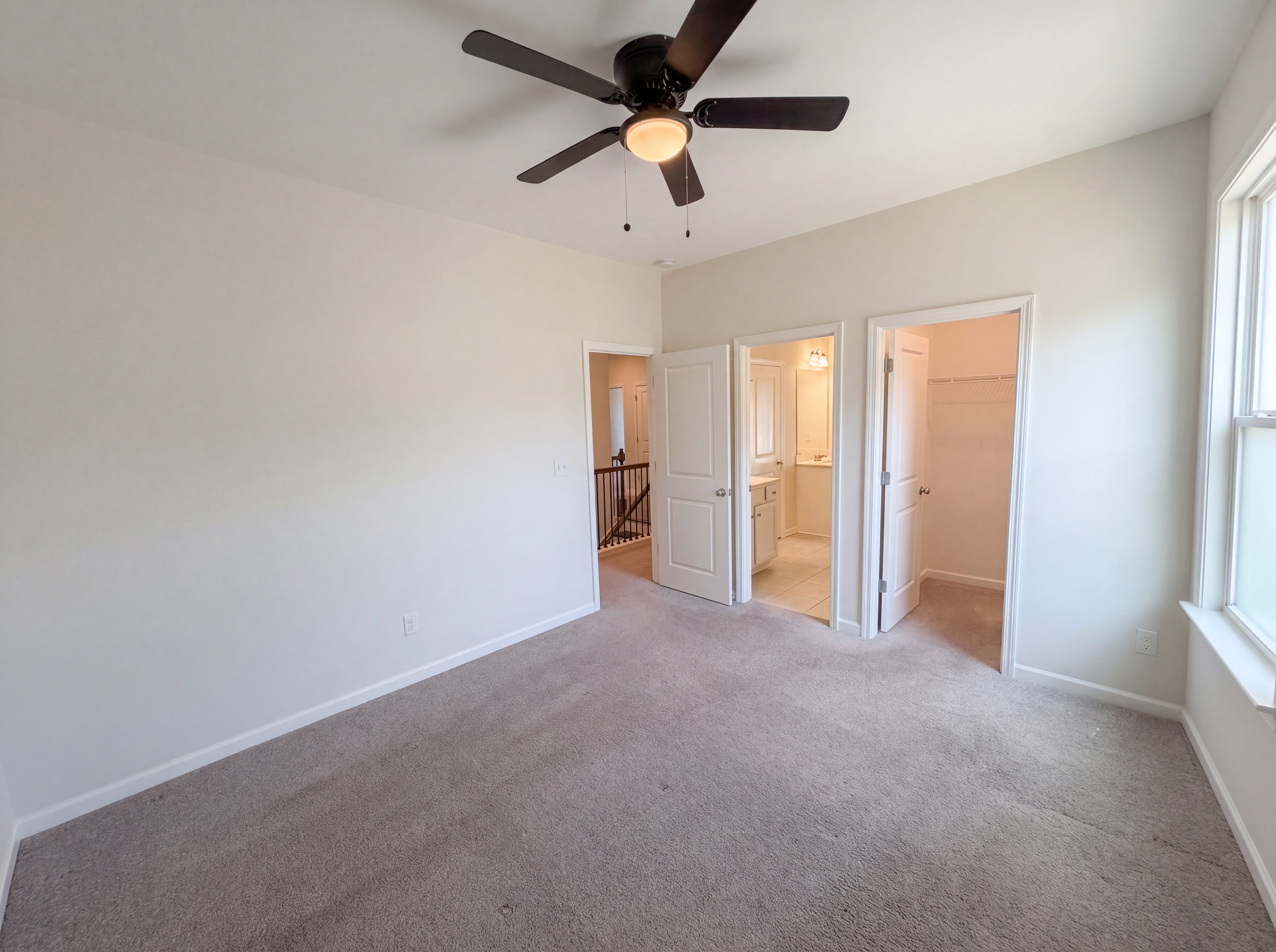 Photo 4 of 61 of 4877 Cooper Farm Dr, Buford, GA