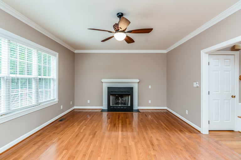 Photo 6 of 25 - 120 Brampton Cir, Clayton, NC 27527
