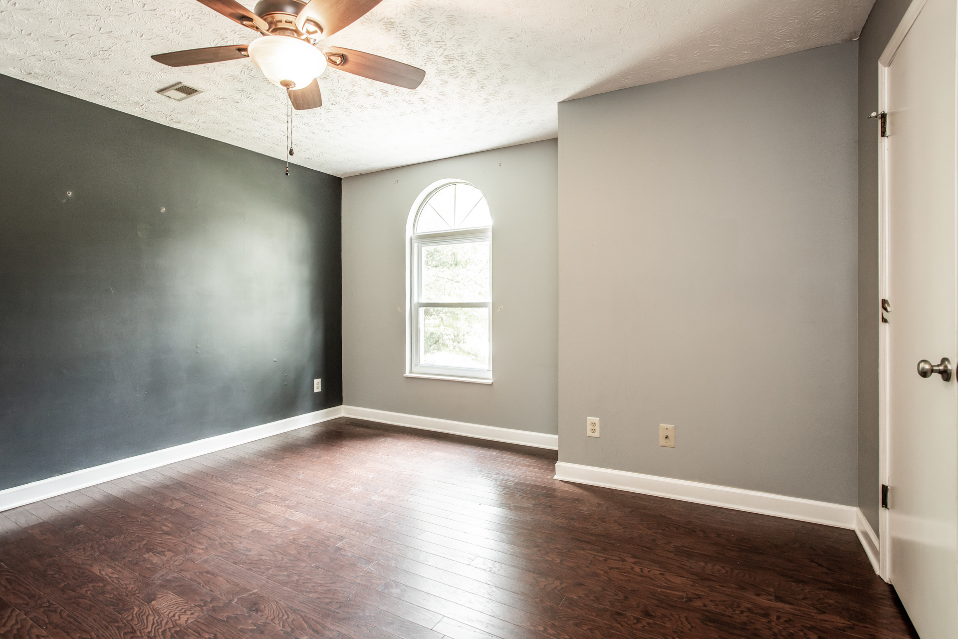 Photo 9 of 21 of 6009 Woodbark Trce, Knoxville, TN