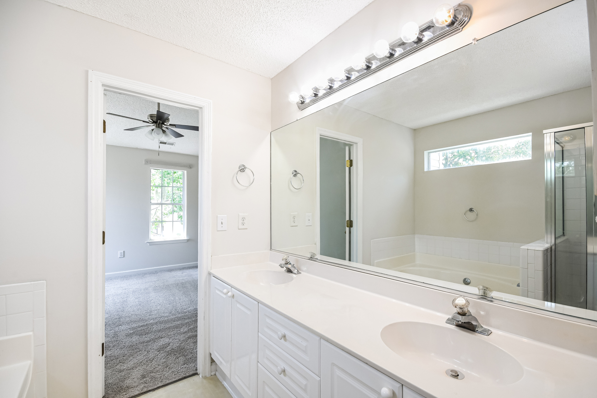 Photo 11 of 21 of 8612 Coppergrove Dr, North Charleston, SC