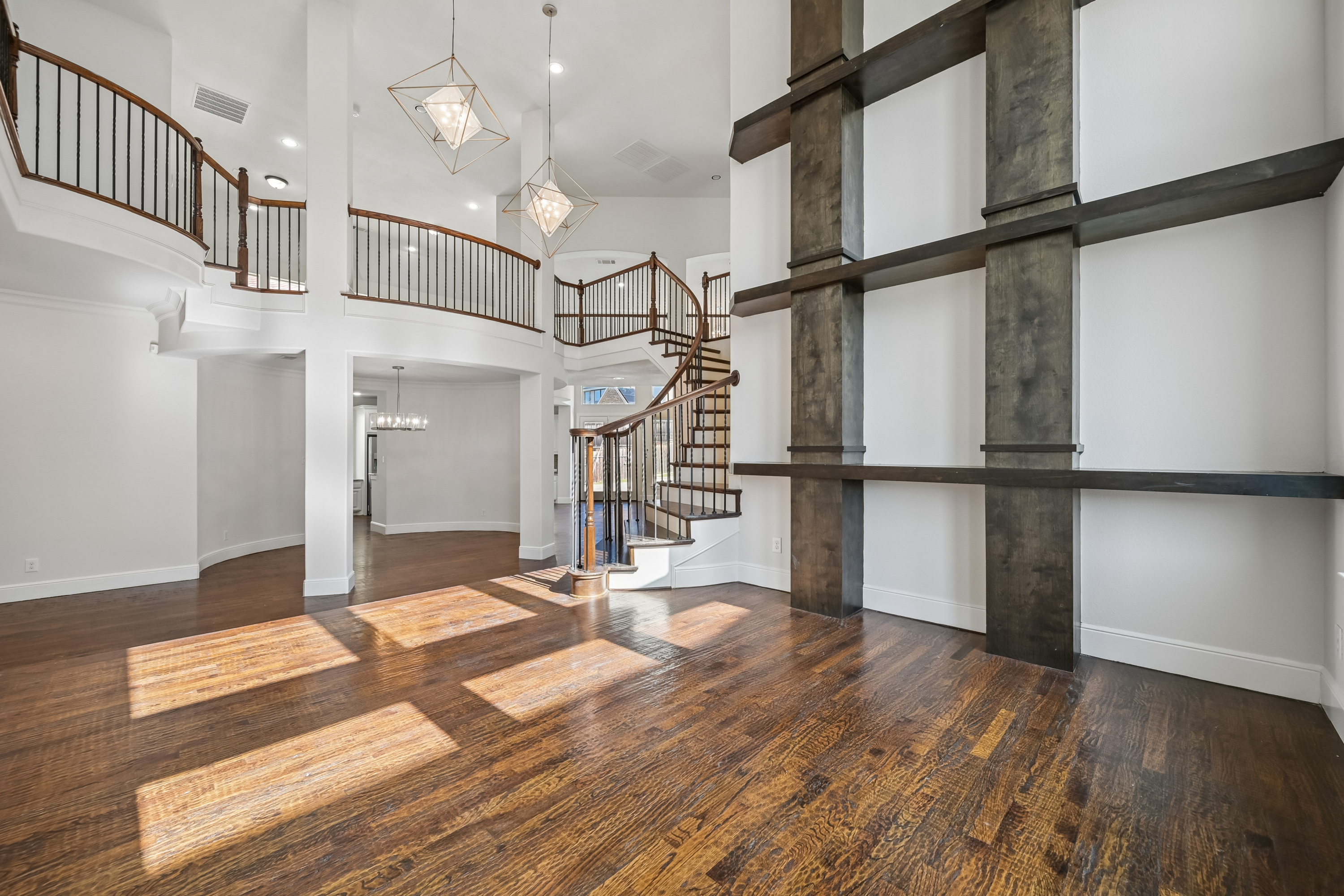 Photo 11 of 36 of 2156 Alcove Dr, Frisco, TX