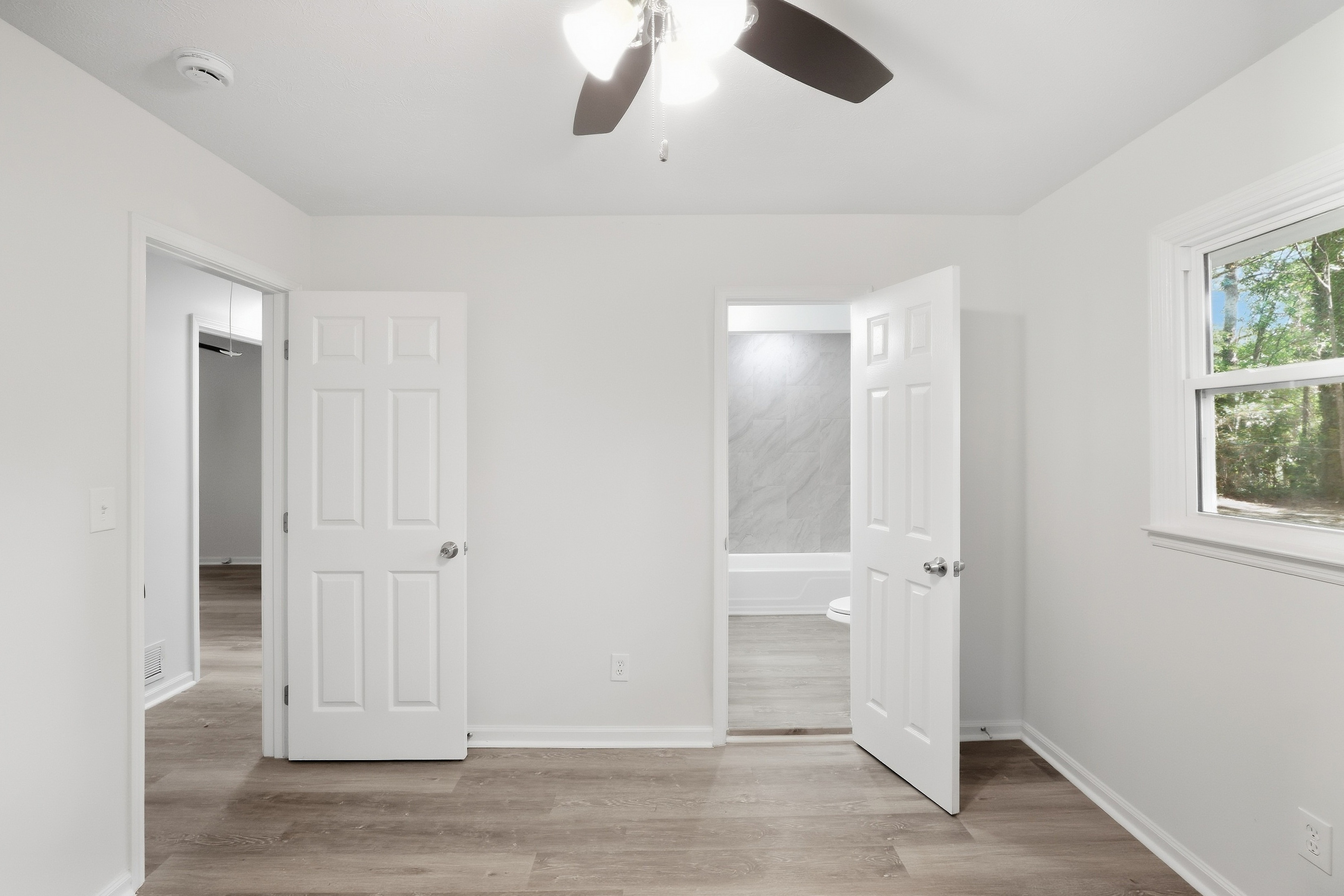 Photo 4 of 15 of 4059 Canby Ln, Decatur, GA