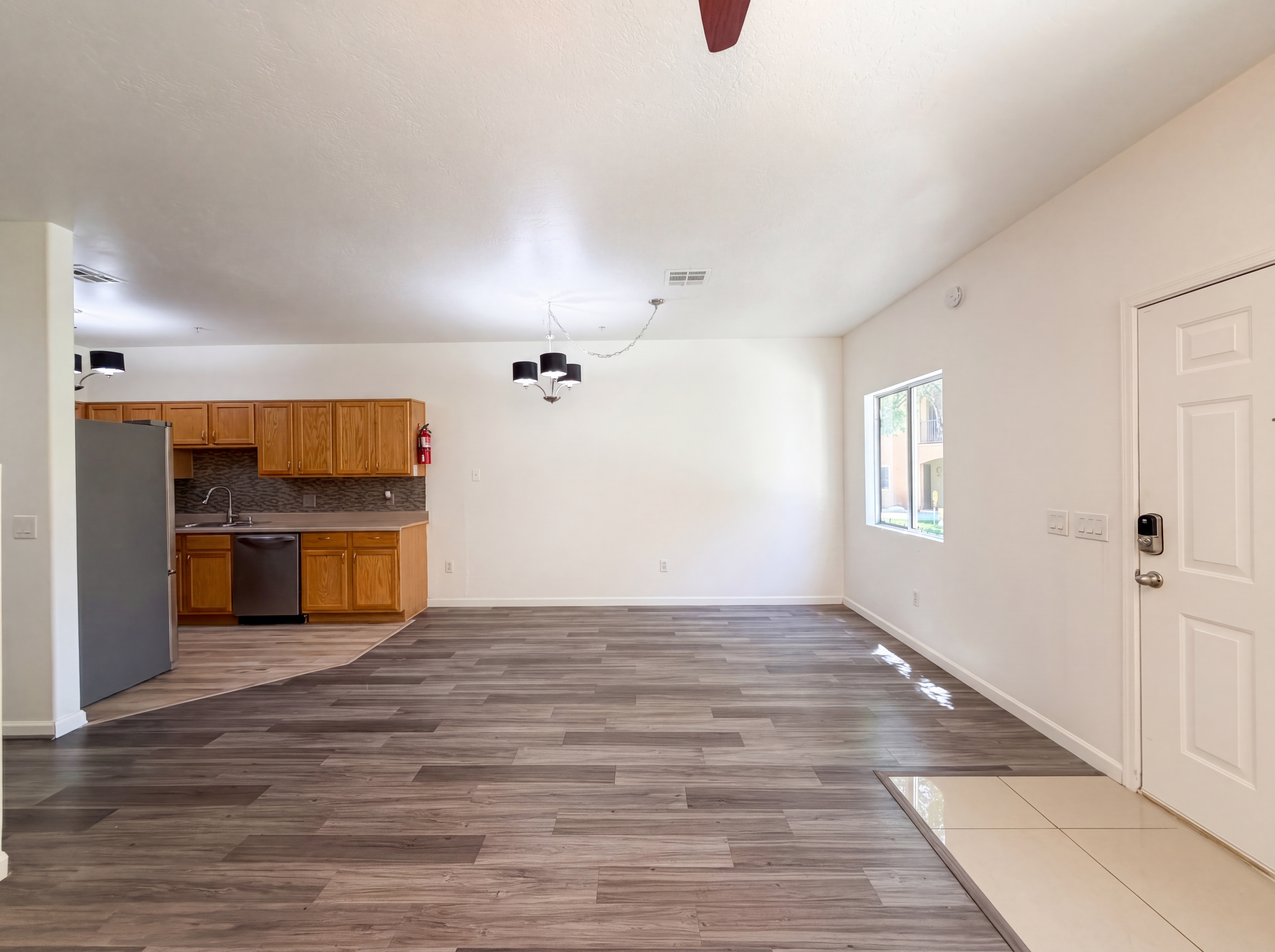 Photo 10 of 22 of 1718 W Colter St, Phoenix, AZ
