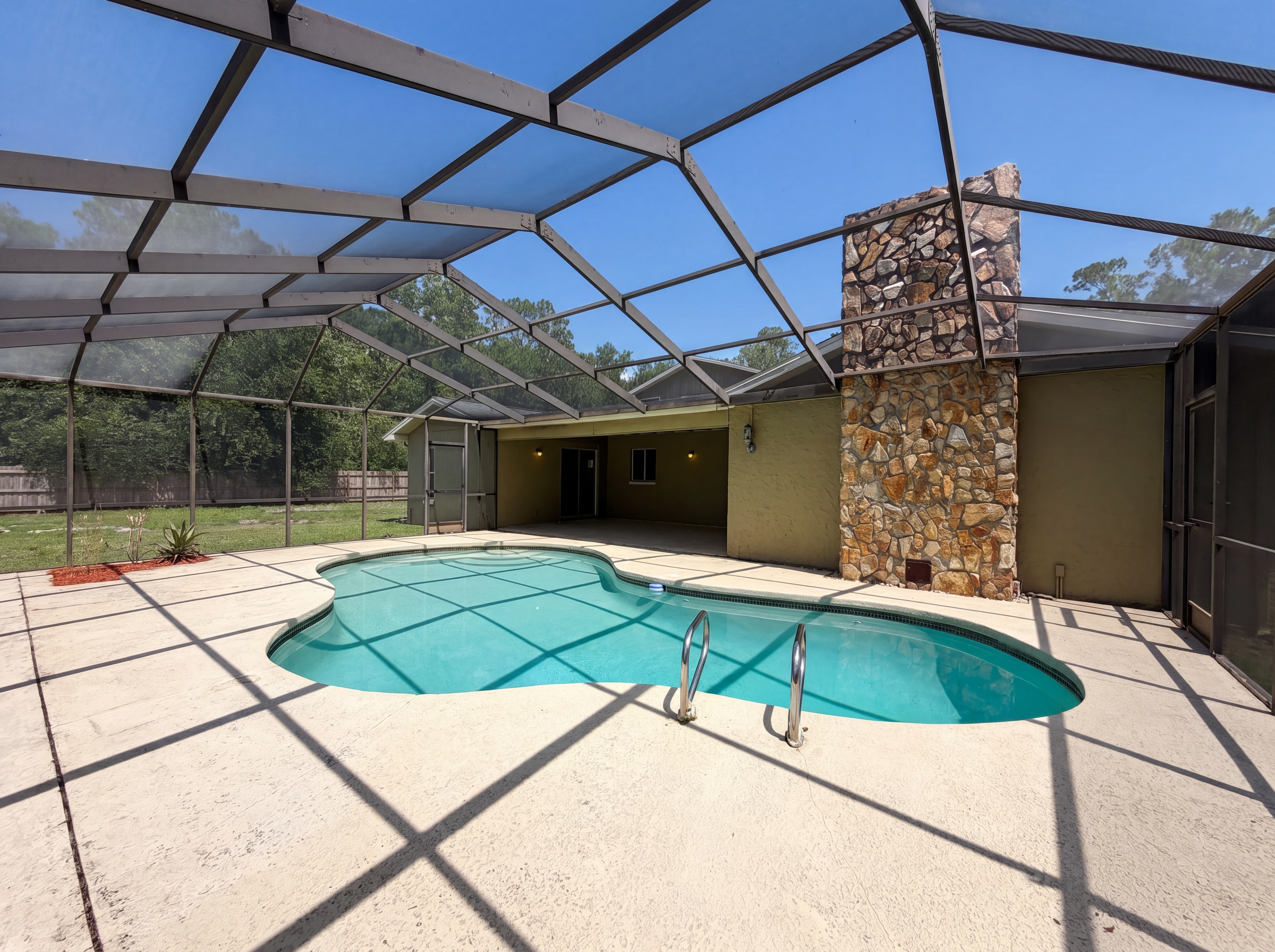 Photo 27 of 29 of 2534 Victarra Cir, Lutz, FL