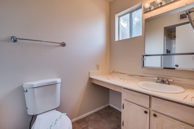 Photo 14 of 27 - 2620 S Holbrook Ln, Tempe, AZ 85282