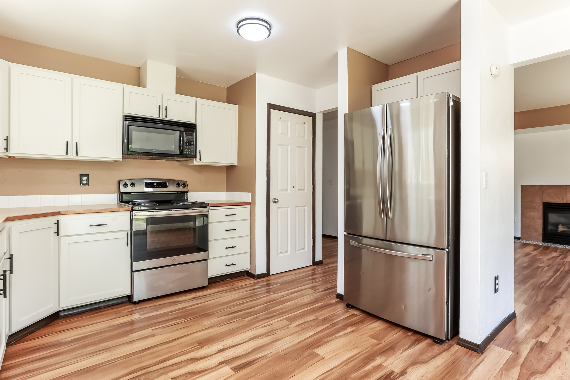 Photo 10 of 37 of 4919 106th St NE, Marysville, WA