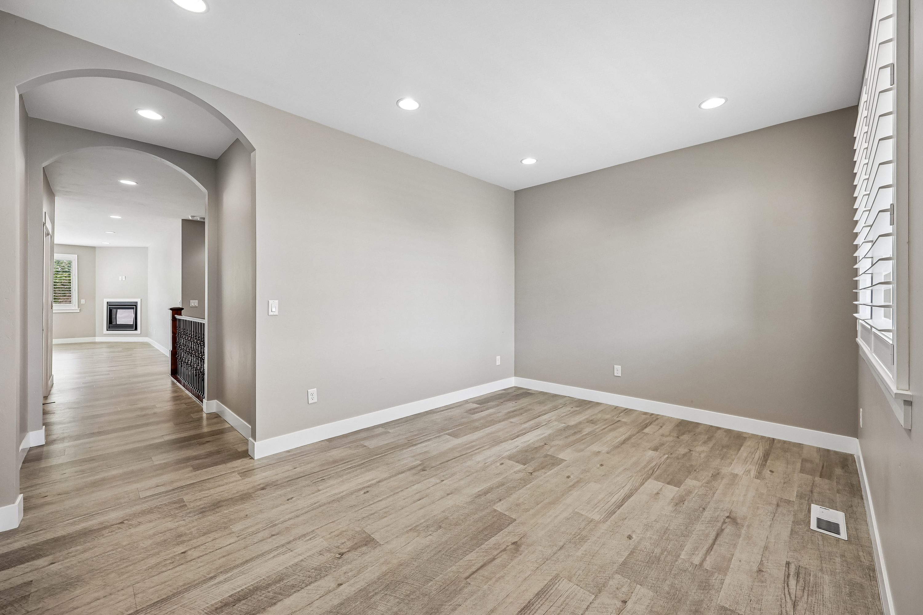 Photo 8 of 41 of 11512 S 4135 W, South Jordan, UT