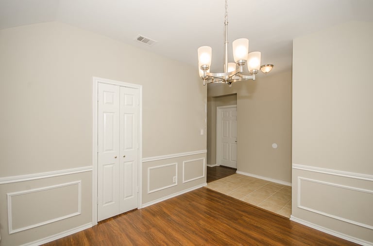Photo 15 of 28 - 2046 Diamond Ridge Dr, Carrollton, TX 75010
